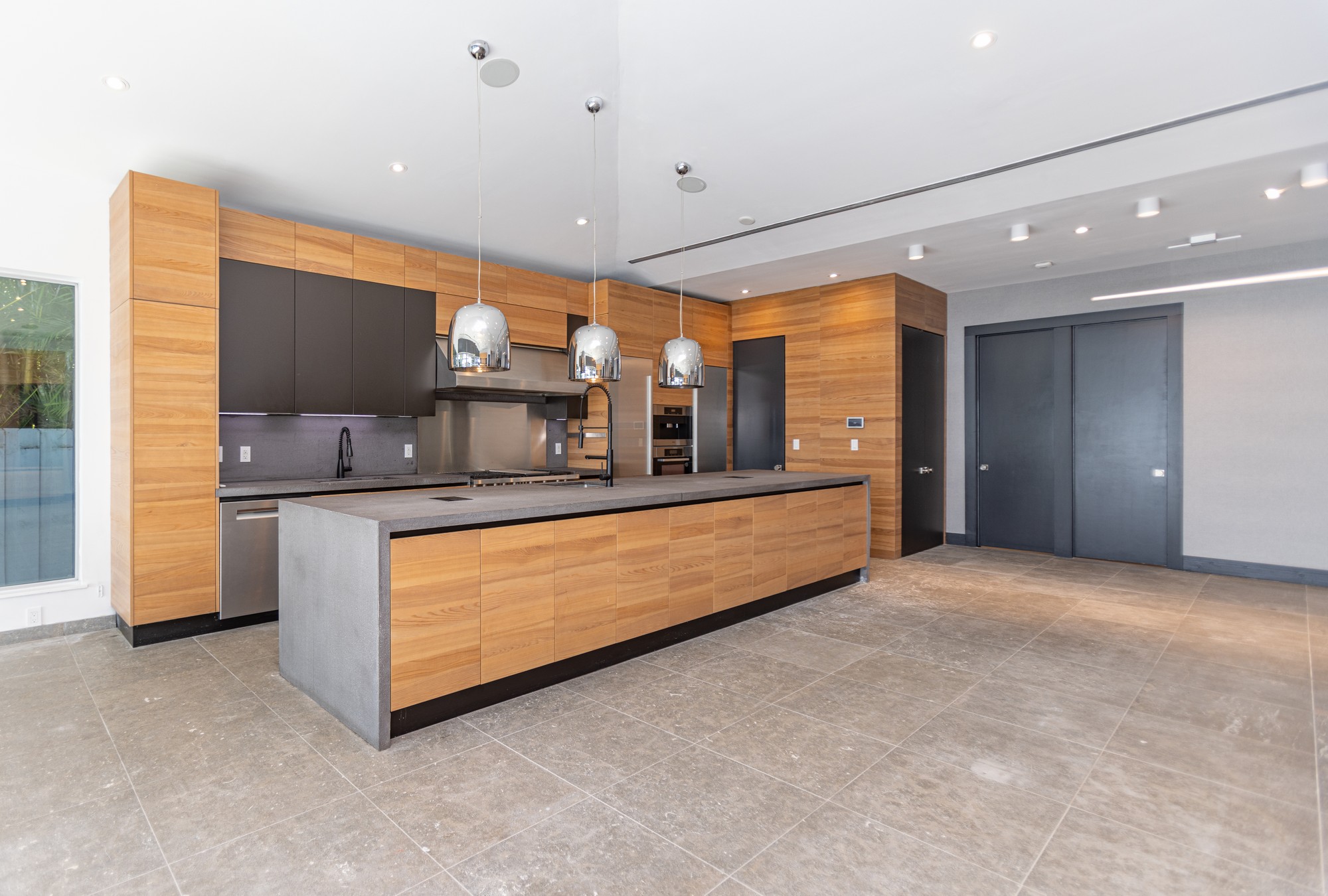 2440 N Shore Terrace Miami Beach FL 33141
