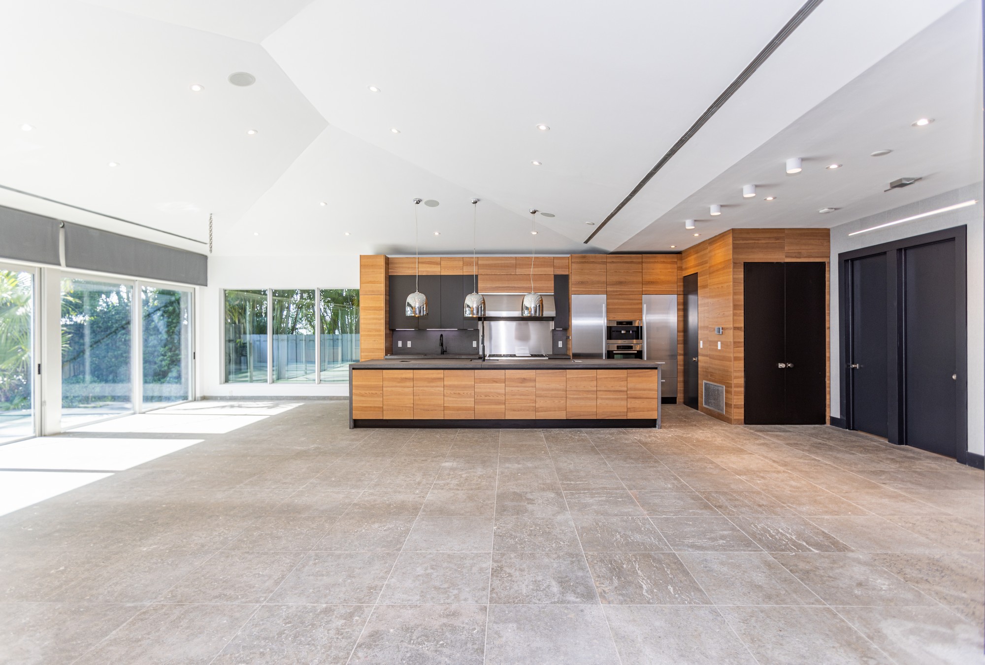 2440 N Shore Terrace Miami Beach FL 33141