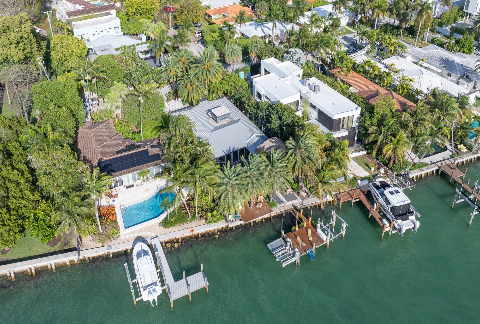 2440 N Shore Terrace Miami Beach FL 33141
