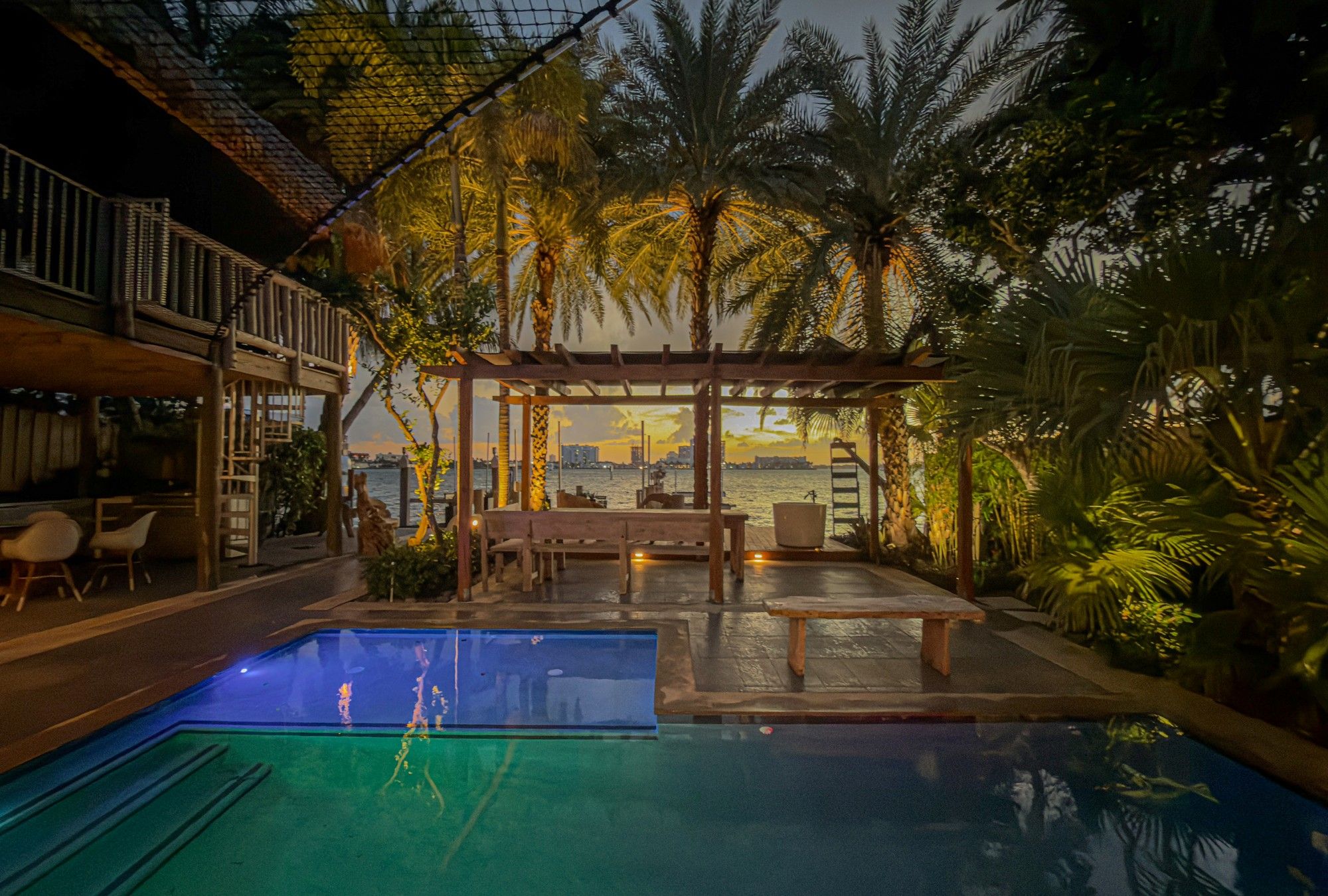 2440 N Shore Terrace Miami Beach FL 33141