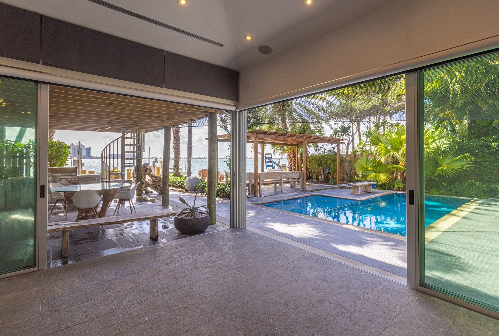 2440 N Shore Terrace Miami Beach FL 33141