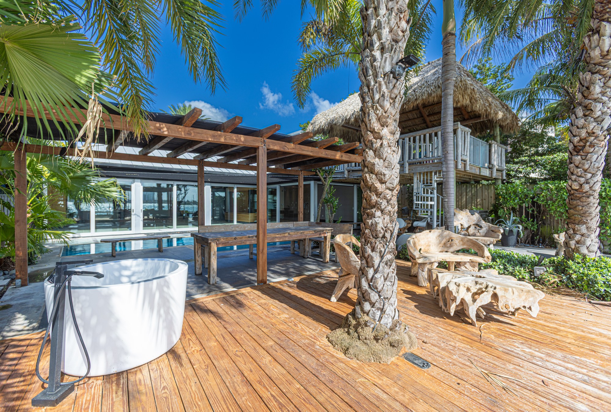 2440 N Shore Terrace Miami Beach FL 33141