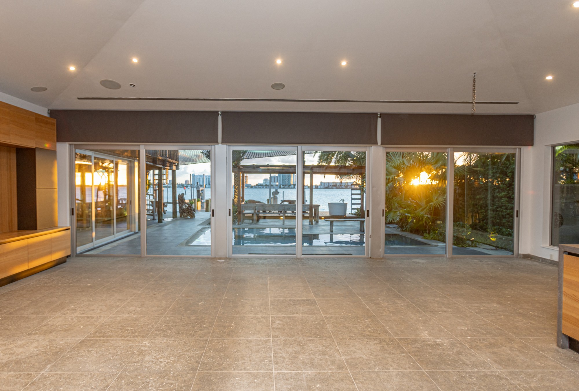 2440 N Shore Terrace Miami Beach FL 33141