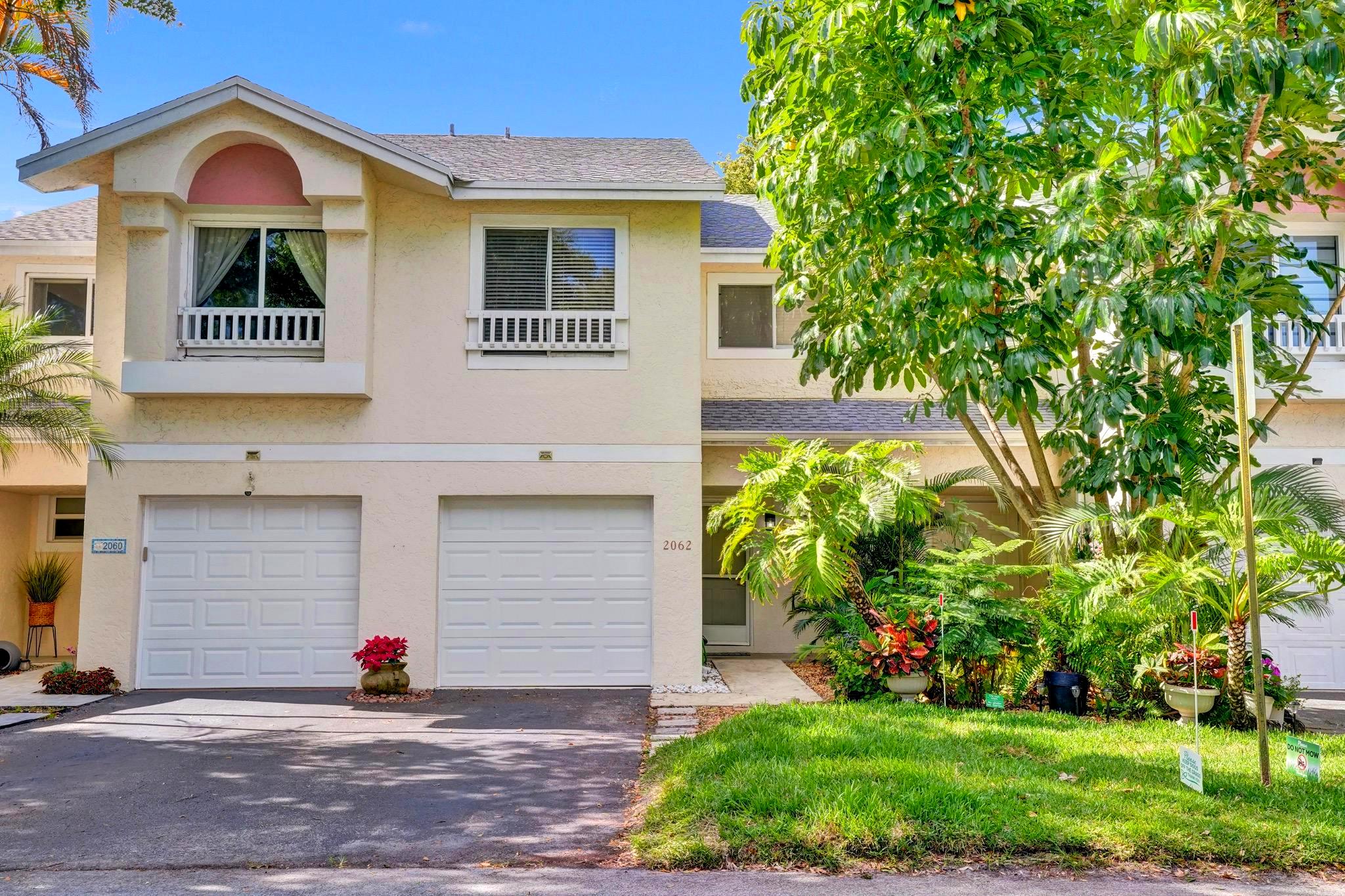 2062 E Discovery Circle E Deerfield Beach FL 33442