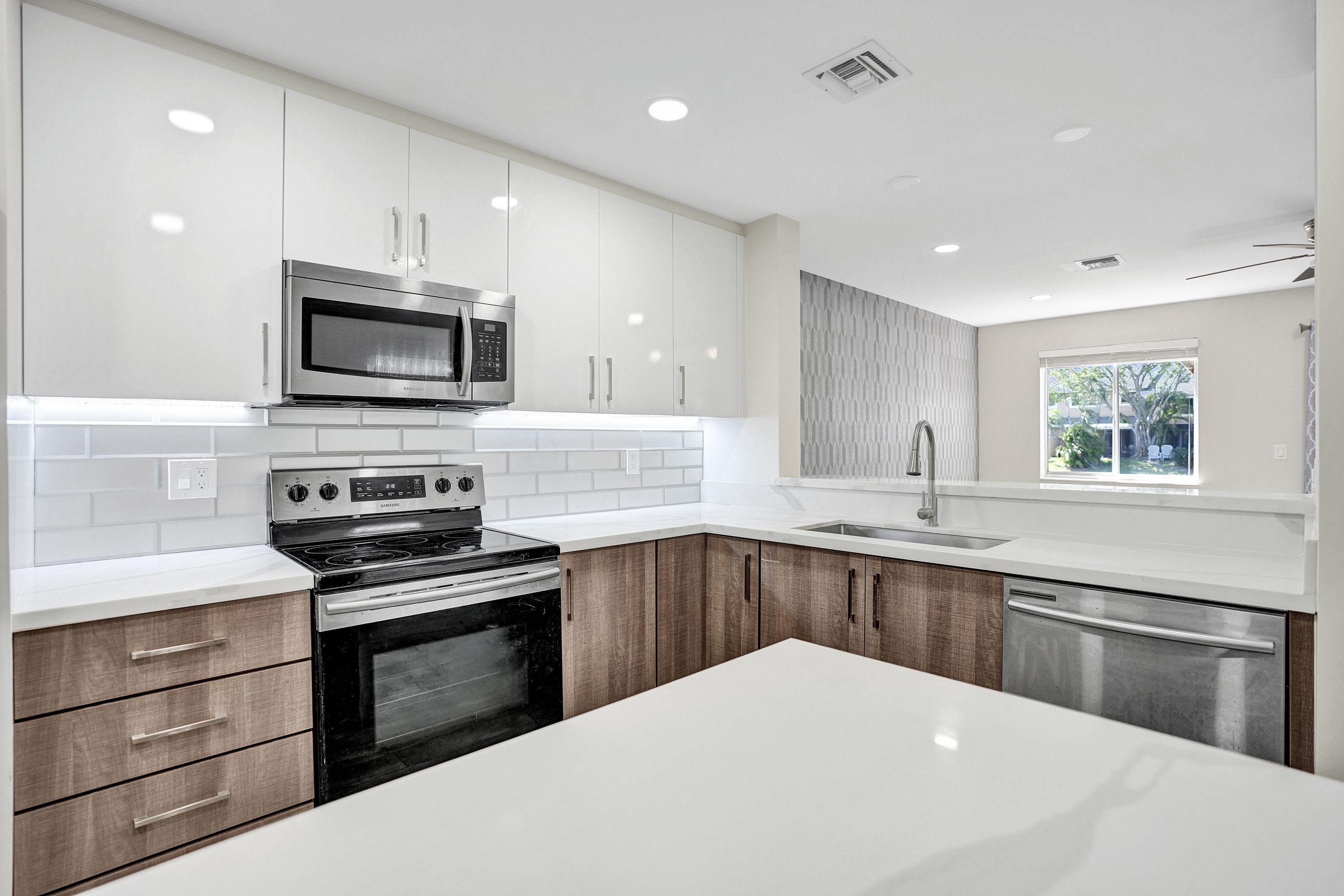 2062 E Discovery Circle E Deerfield Beach FL 33442