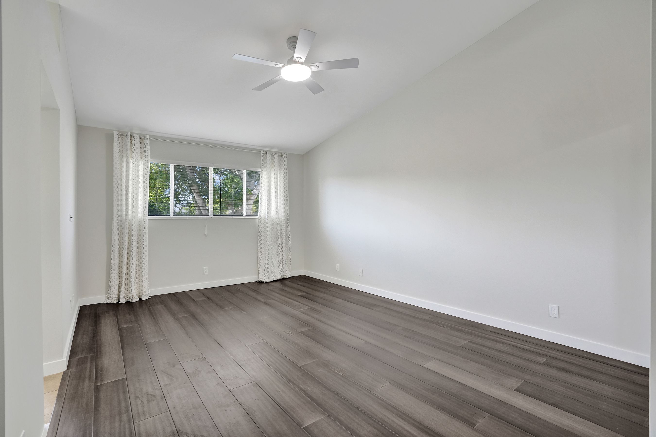 2062 E Discovery Circle E Deerfield Beach FL 33442