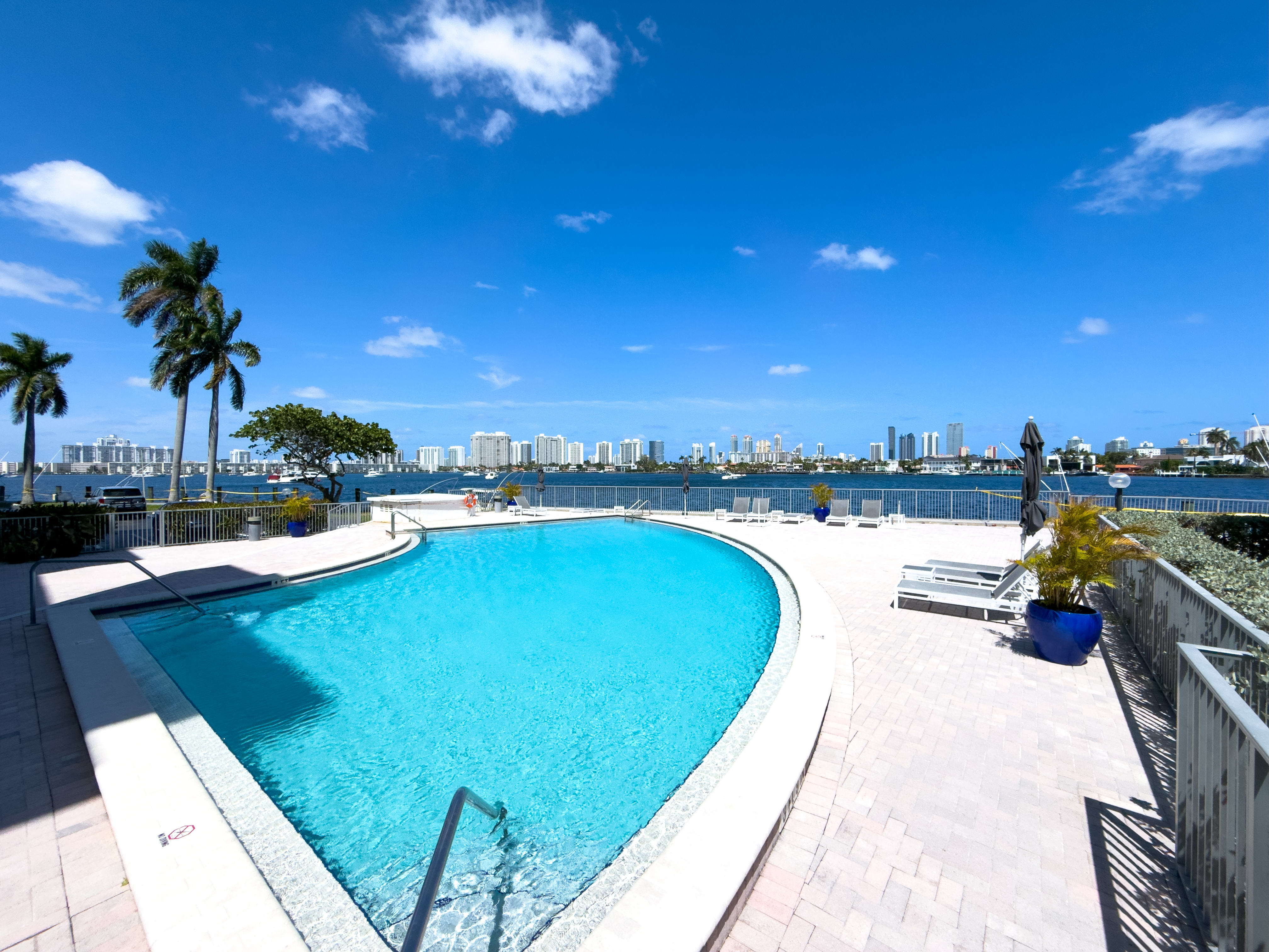 16565 NE 26th Avenue North Miami Beach FL 33160