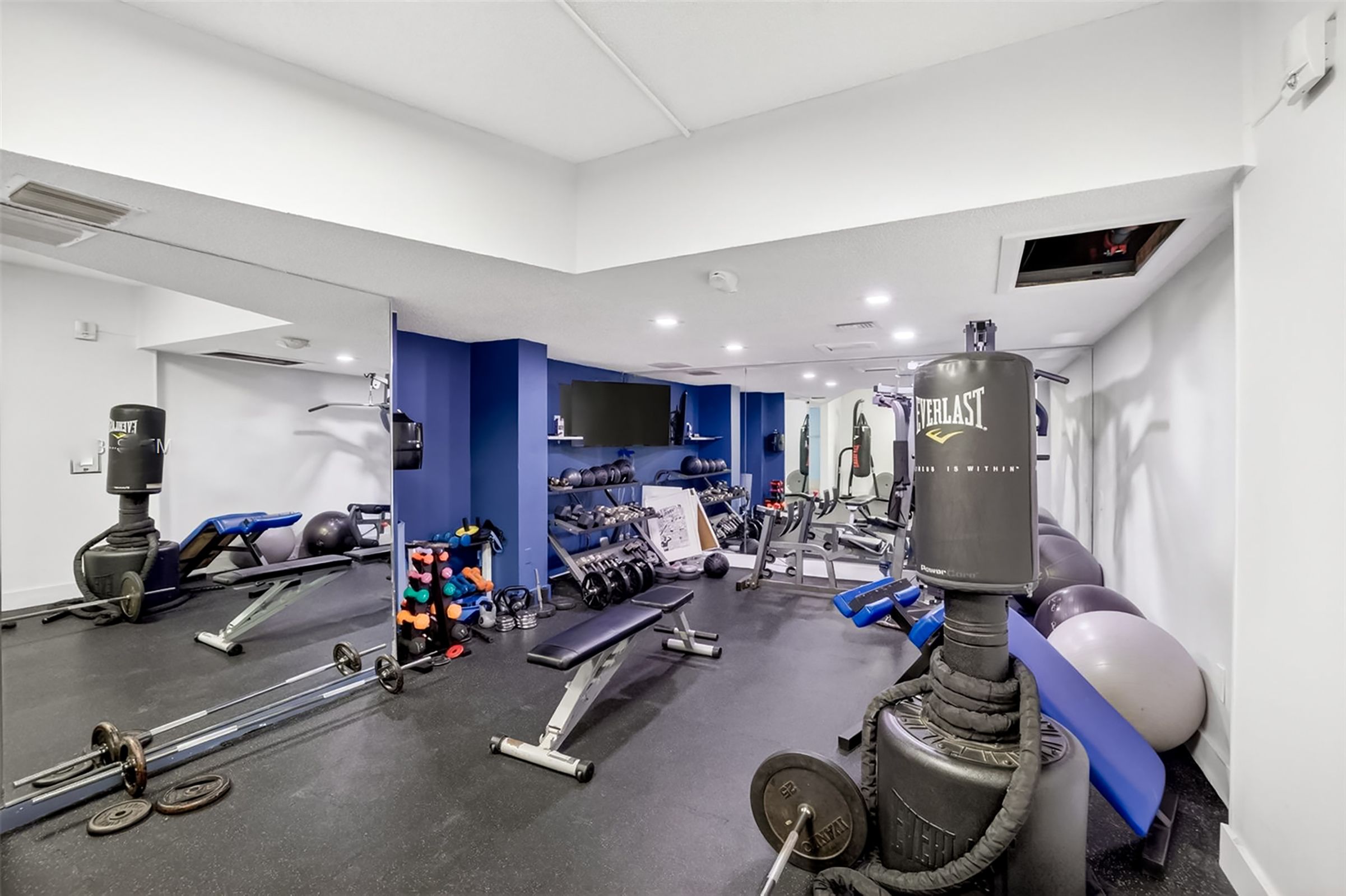 16565 NE 26th Avenue North Miami Beach FL 33160