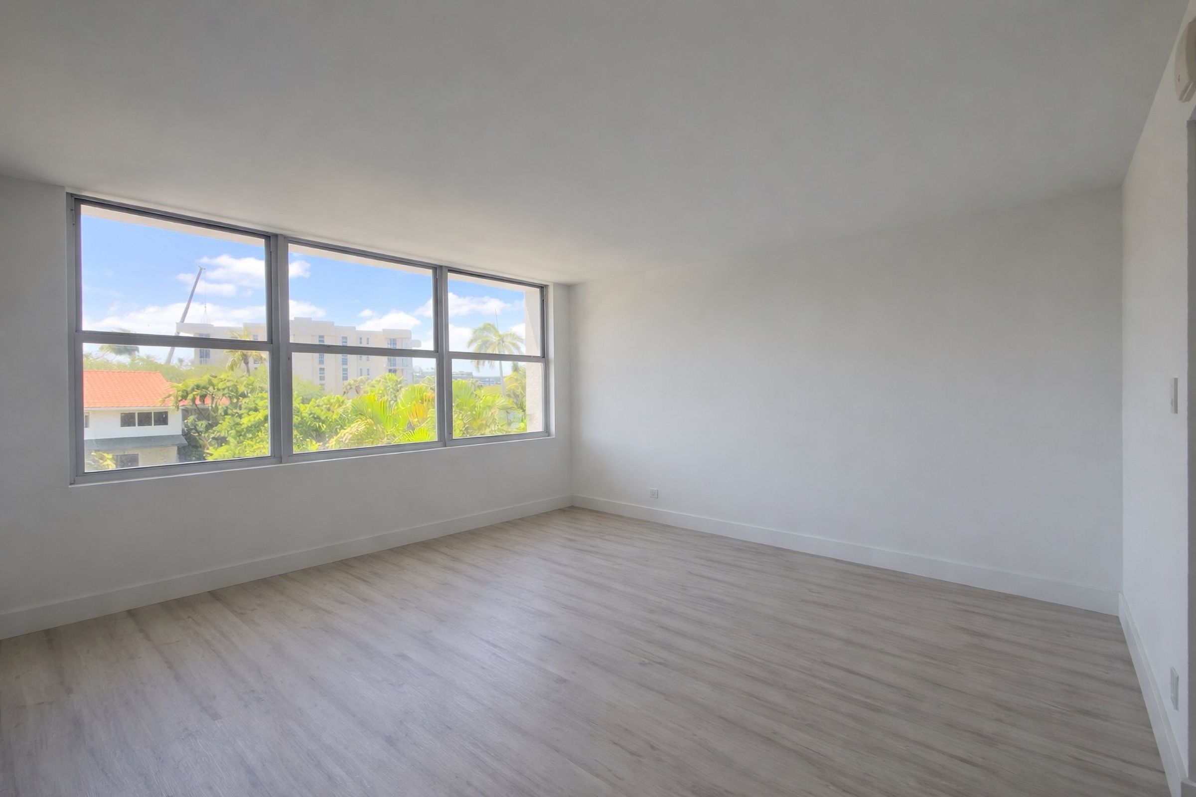 16565 NE 26th Avenue North Miami Beach FL 33160