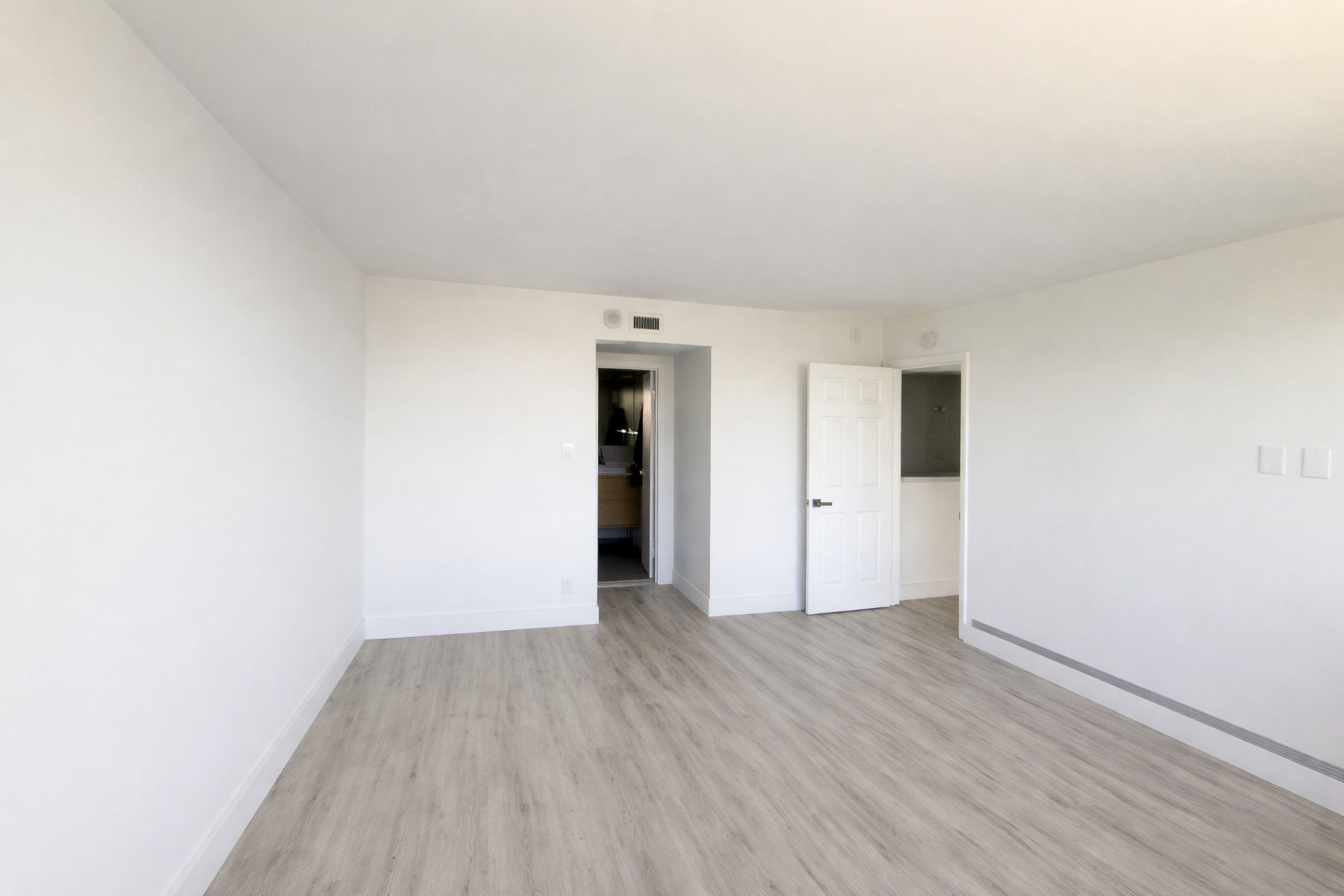 16565 NE 26th Avenue North Miami Beach FL 33160