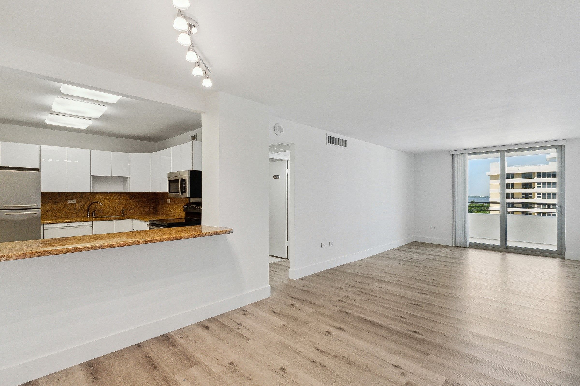5555 Collins Avenue Miami Beach FL 33140