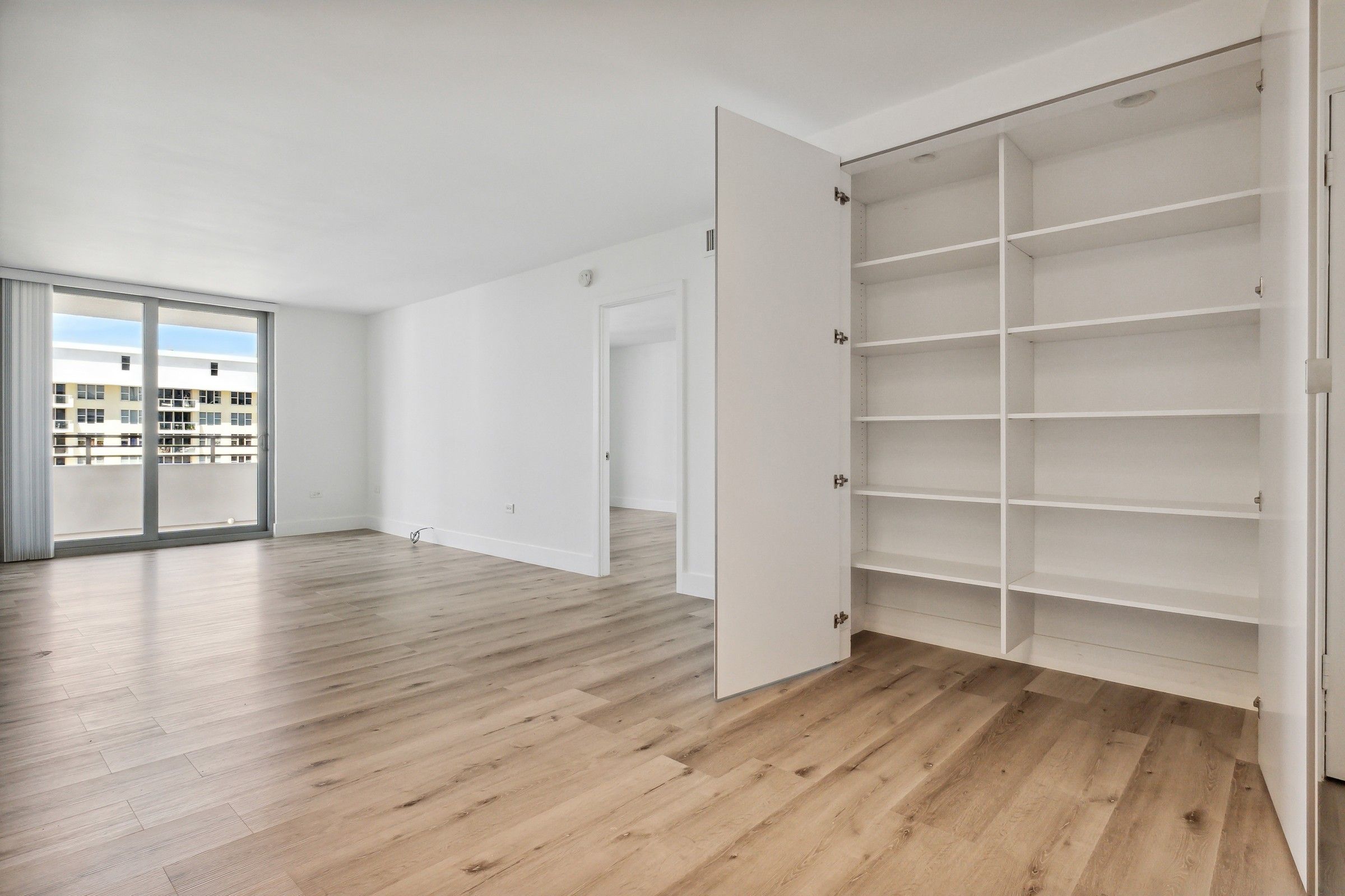 5555 Collins Avenue Miami Beach FL 33140