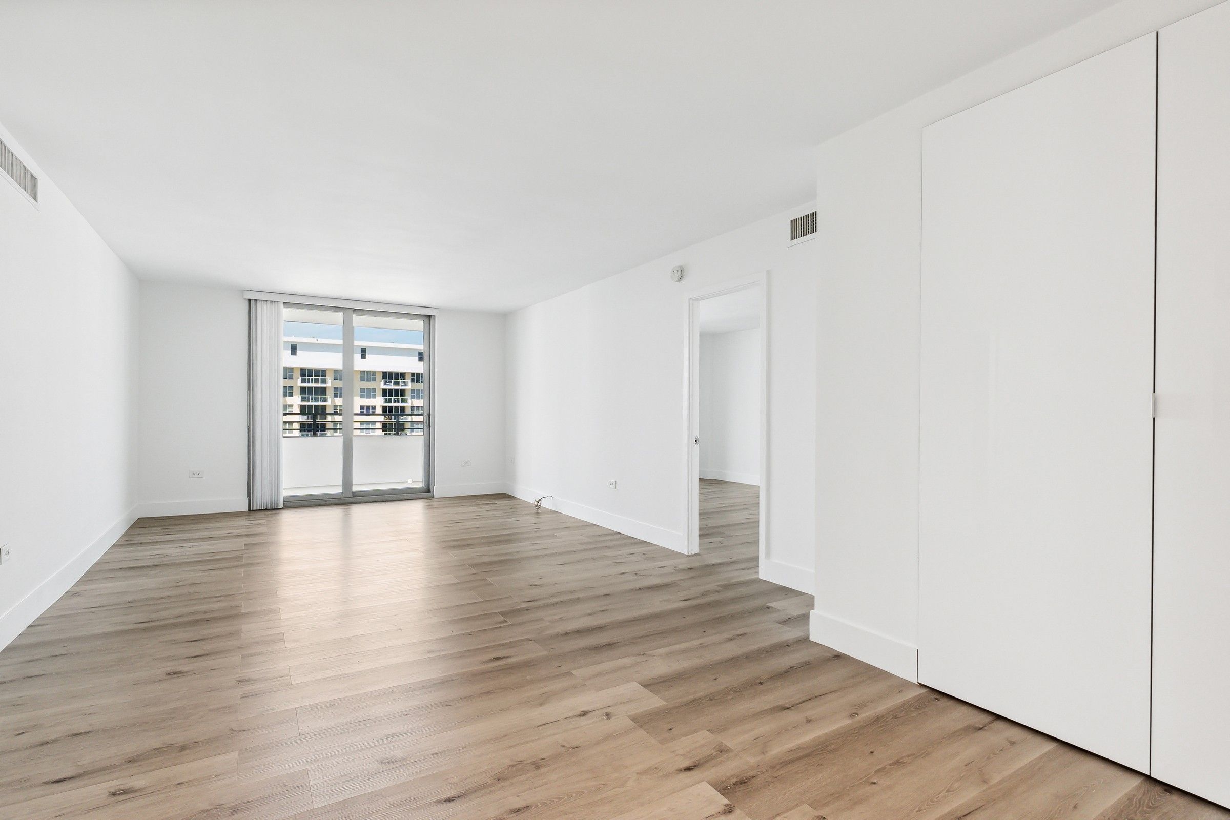 5555 Collins Avenue Miami Beach FL 33140