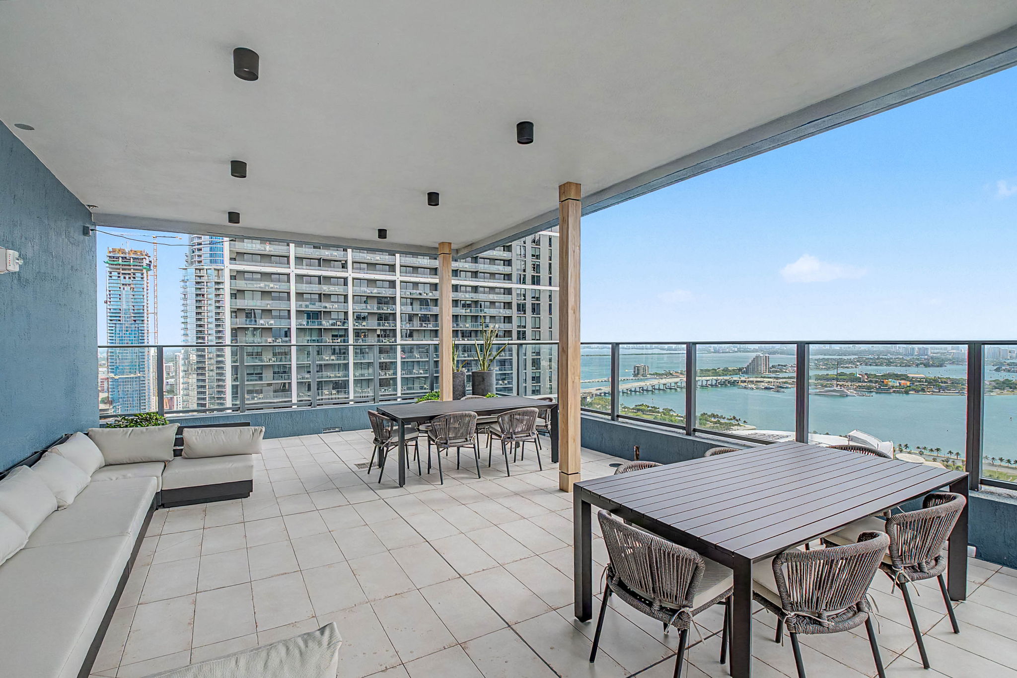 121 NE 5th Street Miami FL 33132