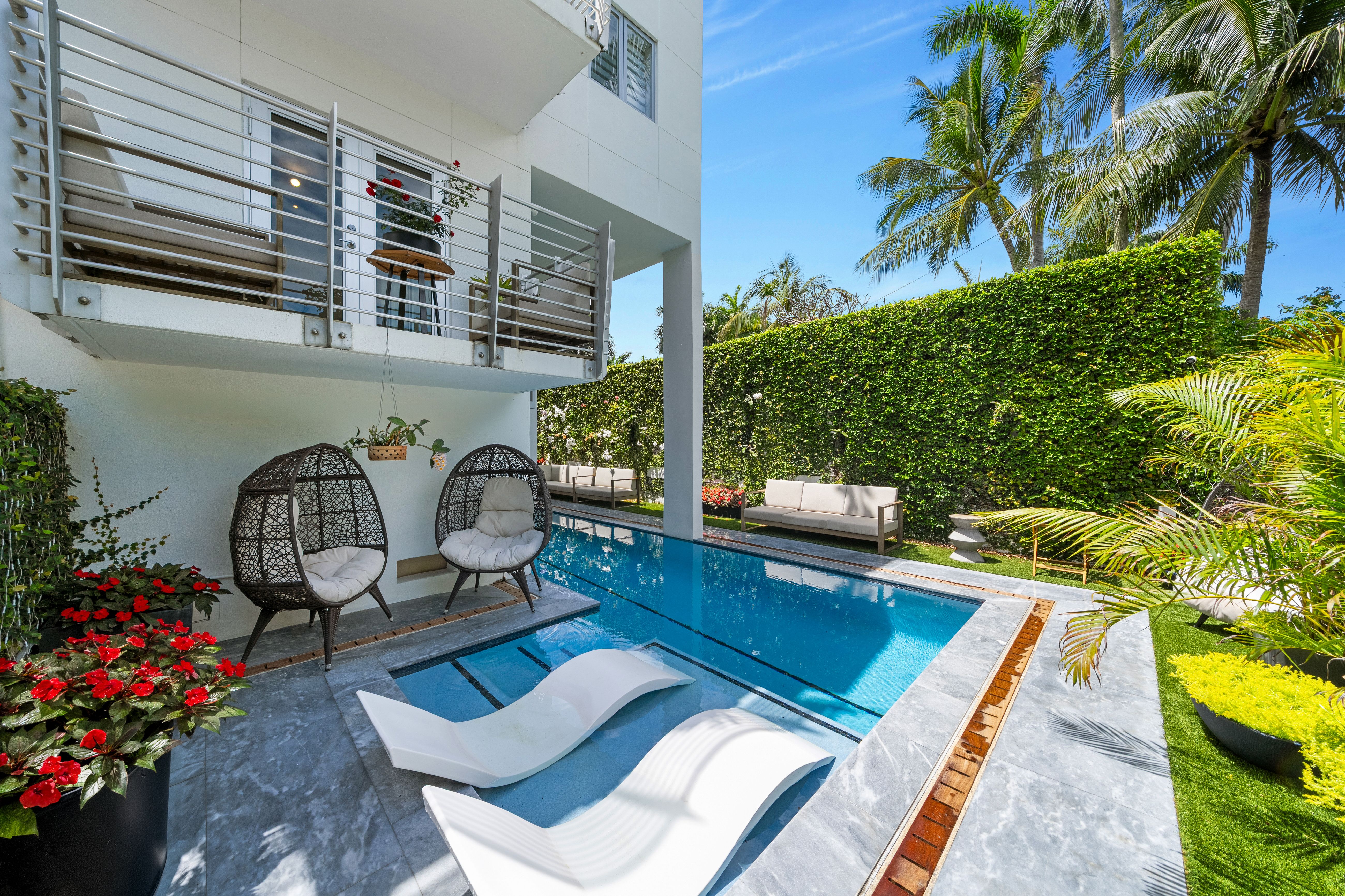 215 Palm Avenue Miami Beach FL 33139