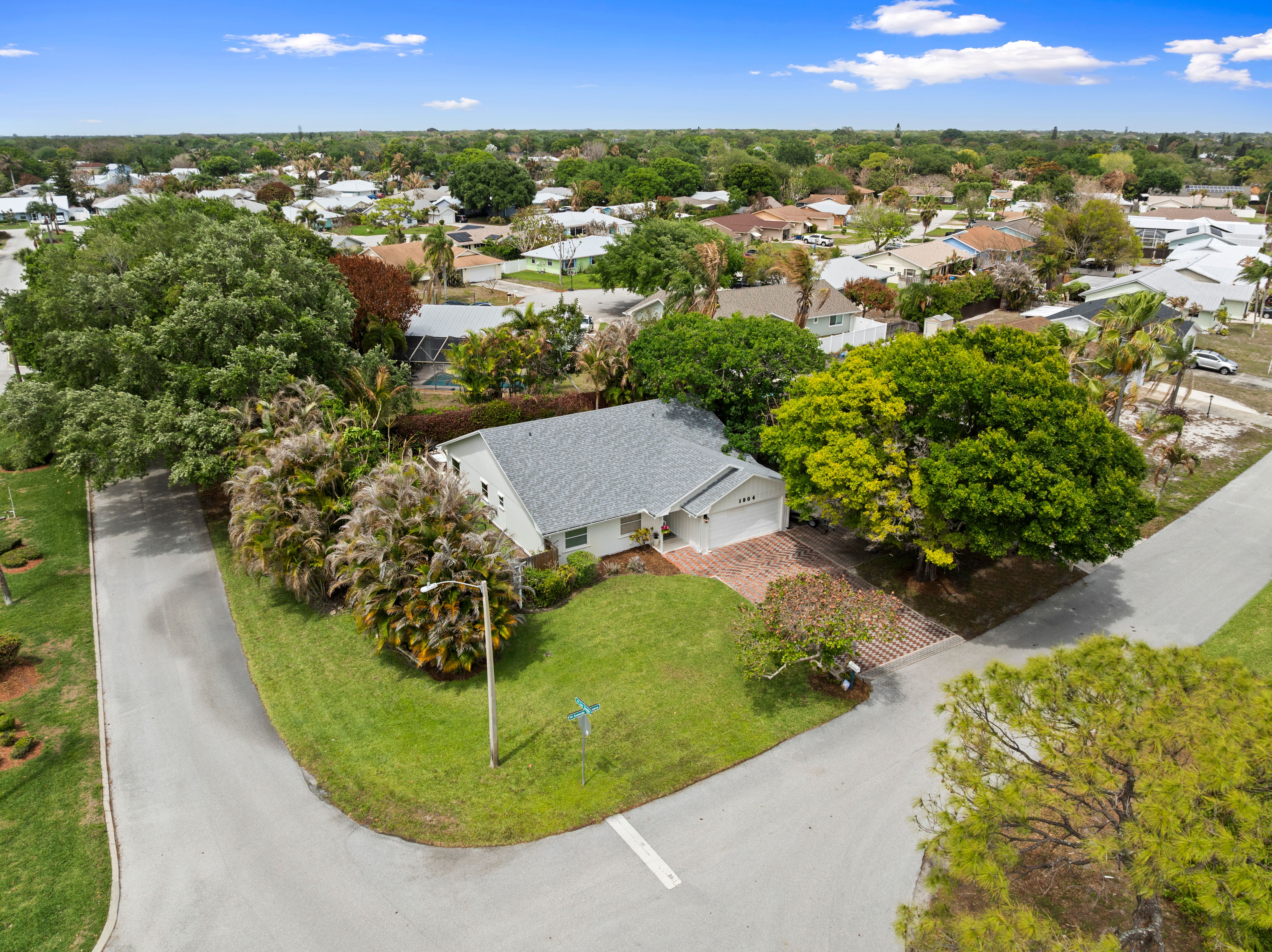 1904 NE Avenida Dracaena Jensen Beach FL 34957