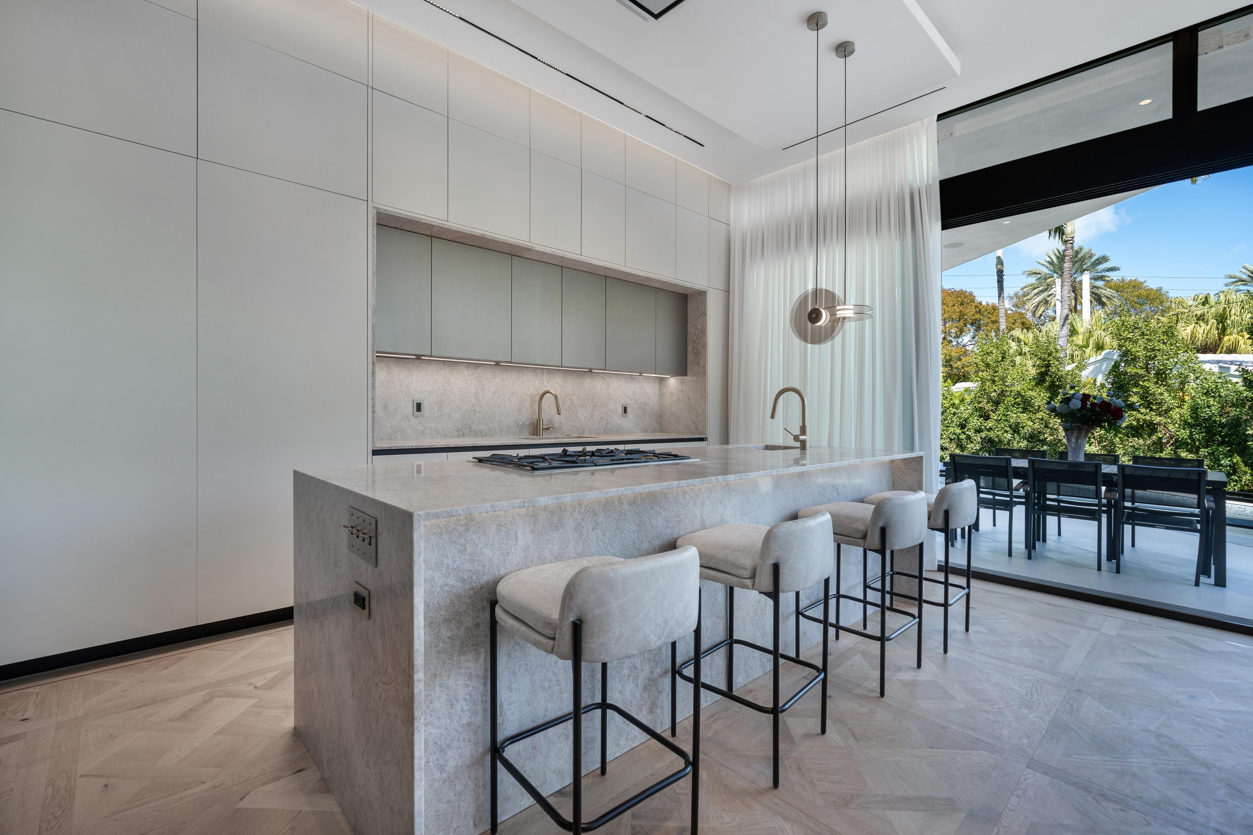 1045 W 47th Court Miami Beach FL 33140