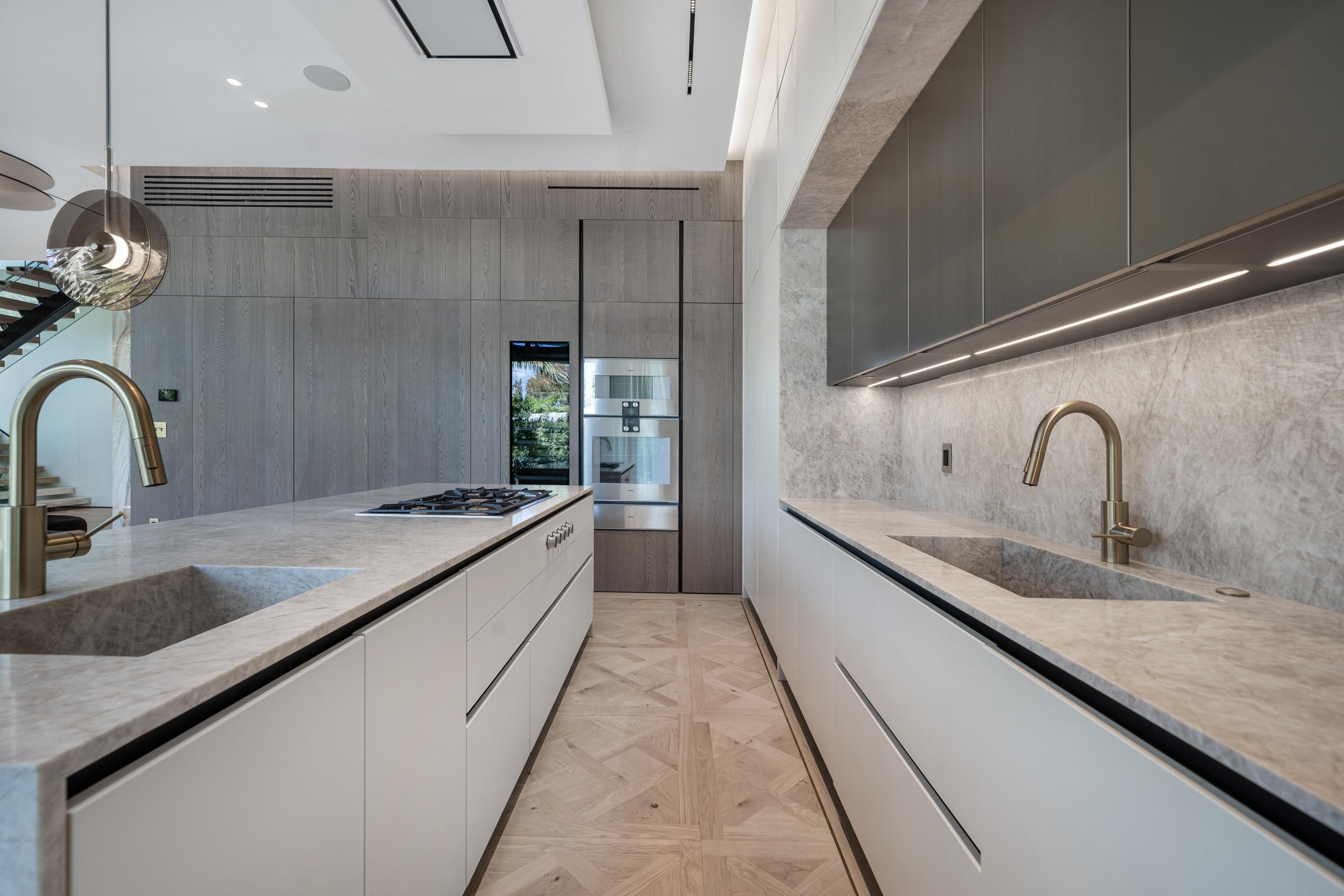 1045 W 47th Court Miami Beach FL 33140