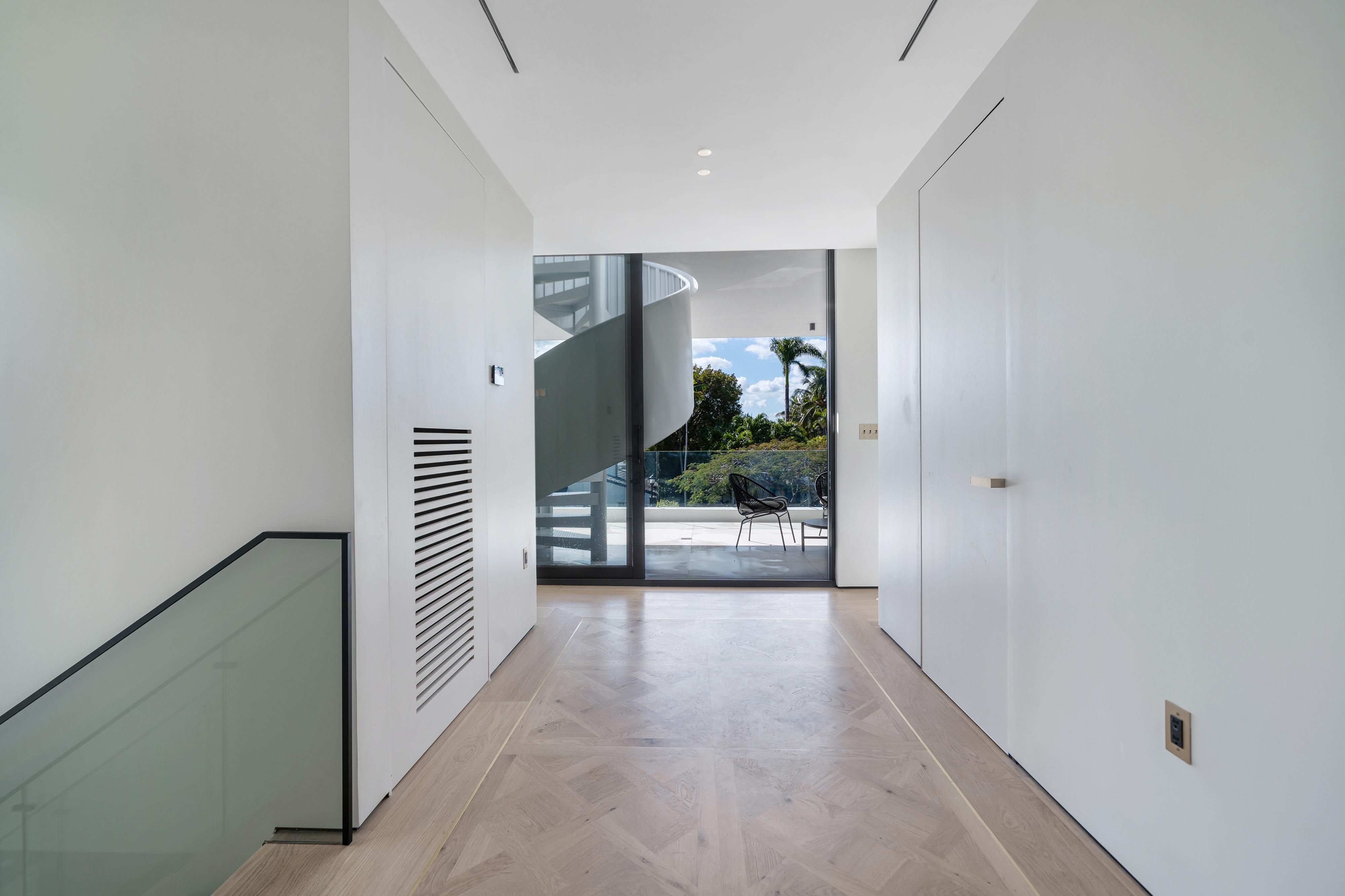 1045 W 47th Court Miami Beach FL 33140