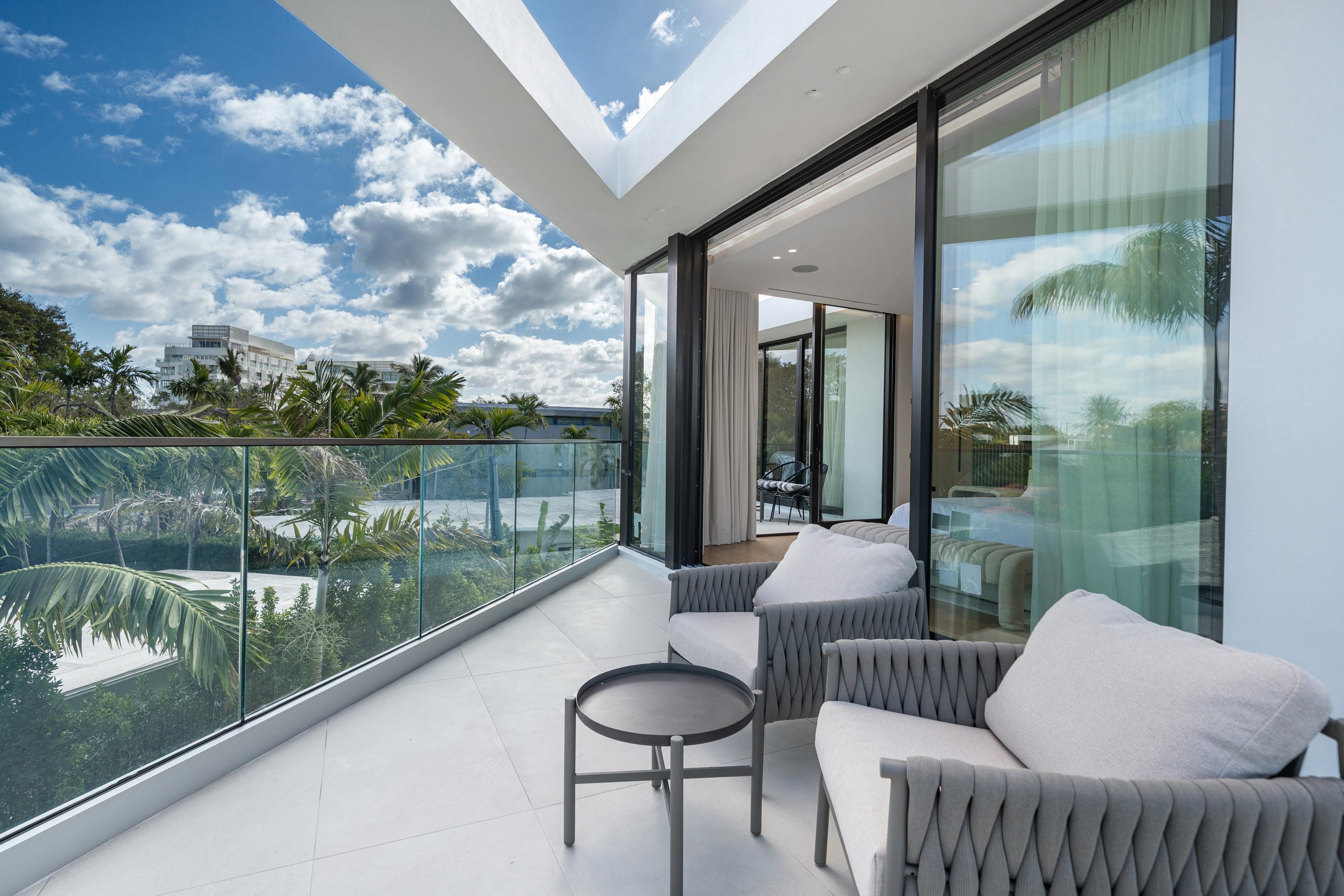 1045 W 47th Court Miami Beach FL 33140