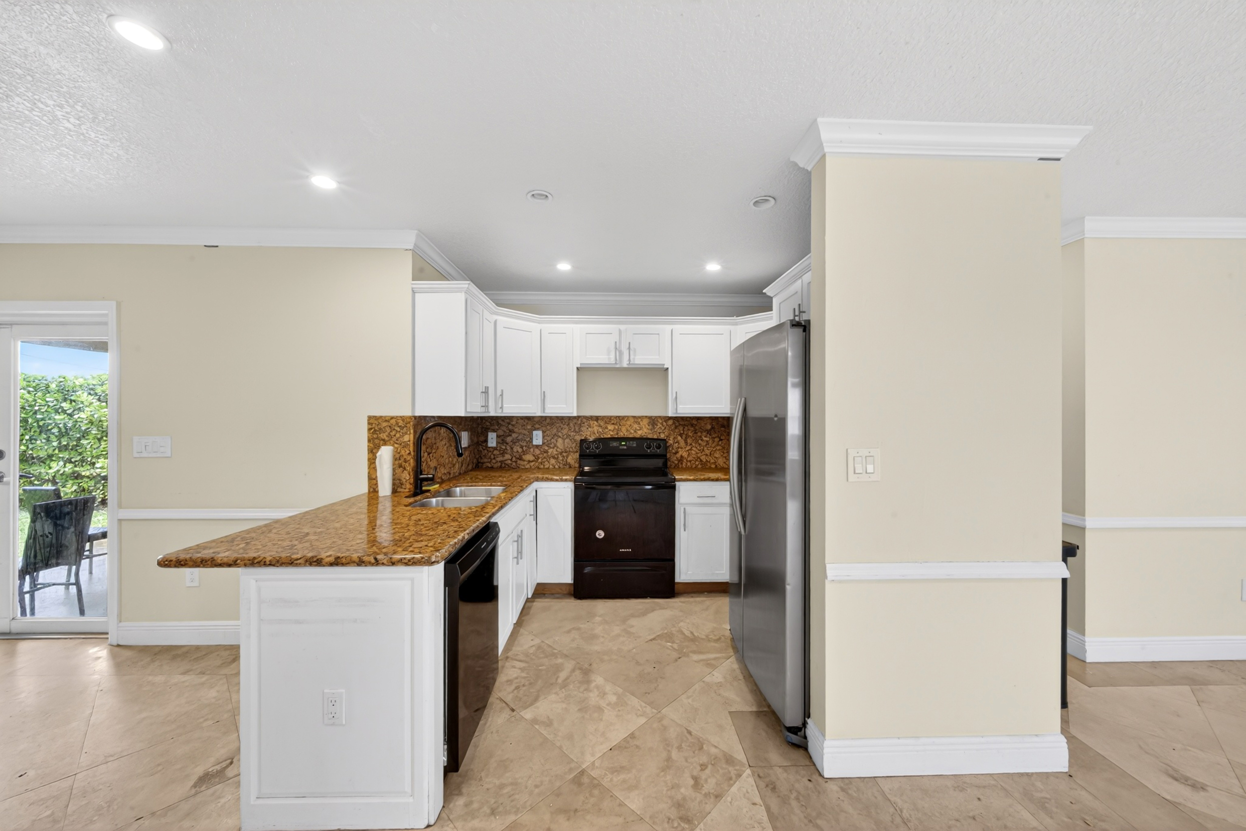 6881 SW 27th Street Miami FL 33155