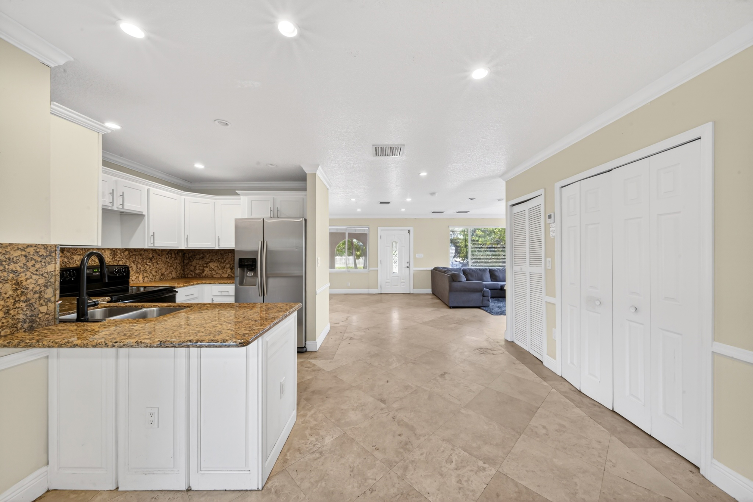 6881 SW 27th Street Miami FL 33155