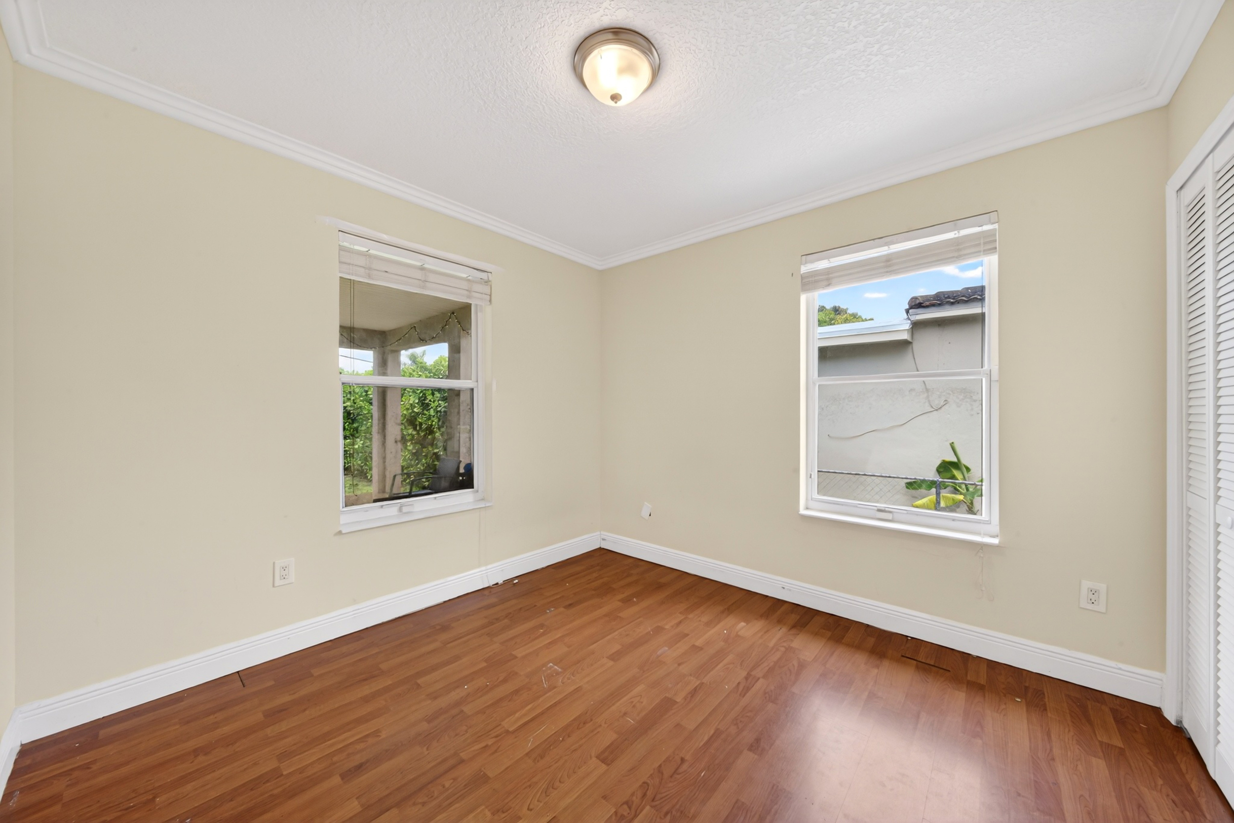 6881 SW 27th Street Miami FL 33155