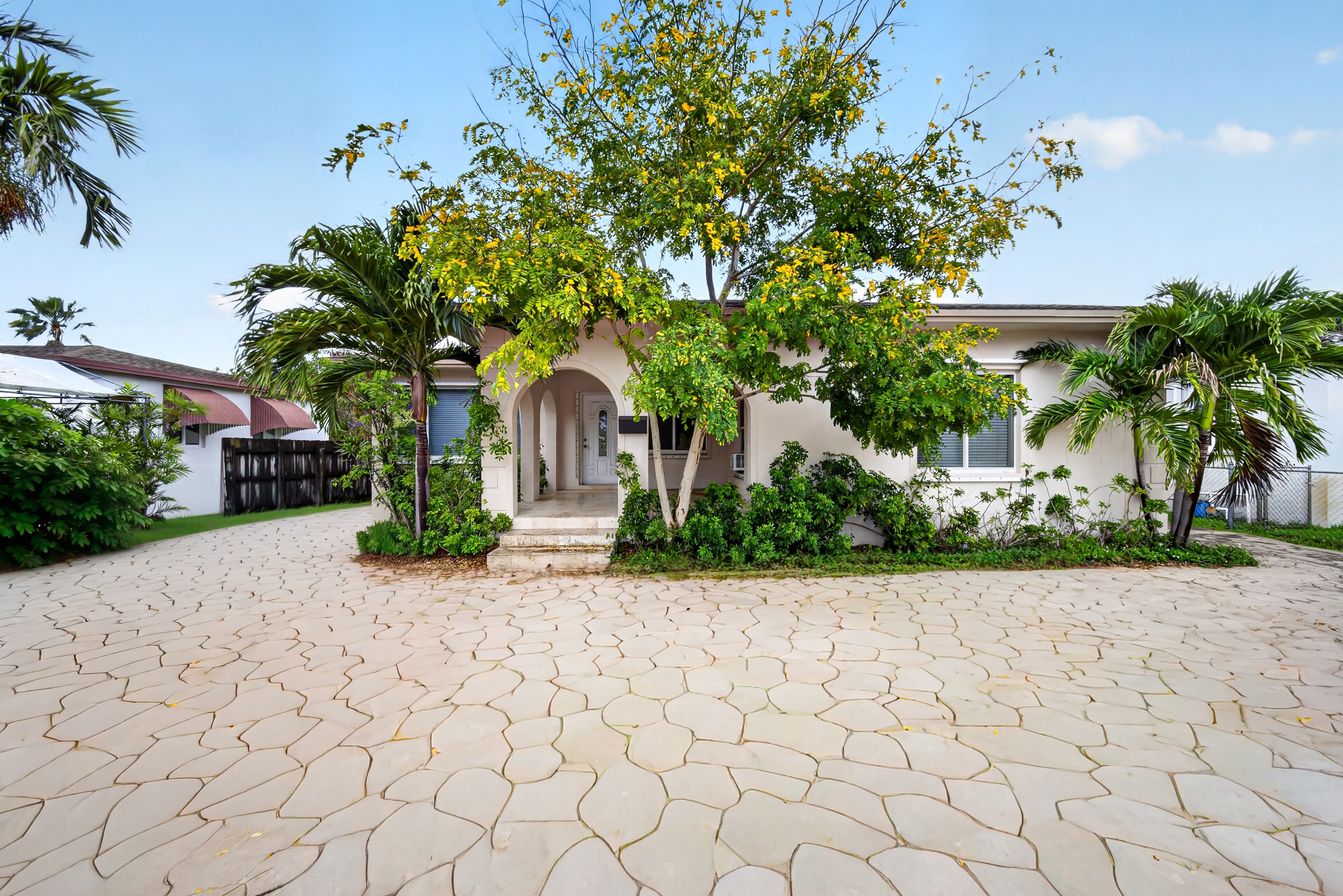 6881 SW 27th Street Miami FL 33155