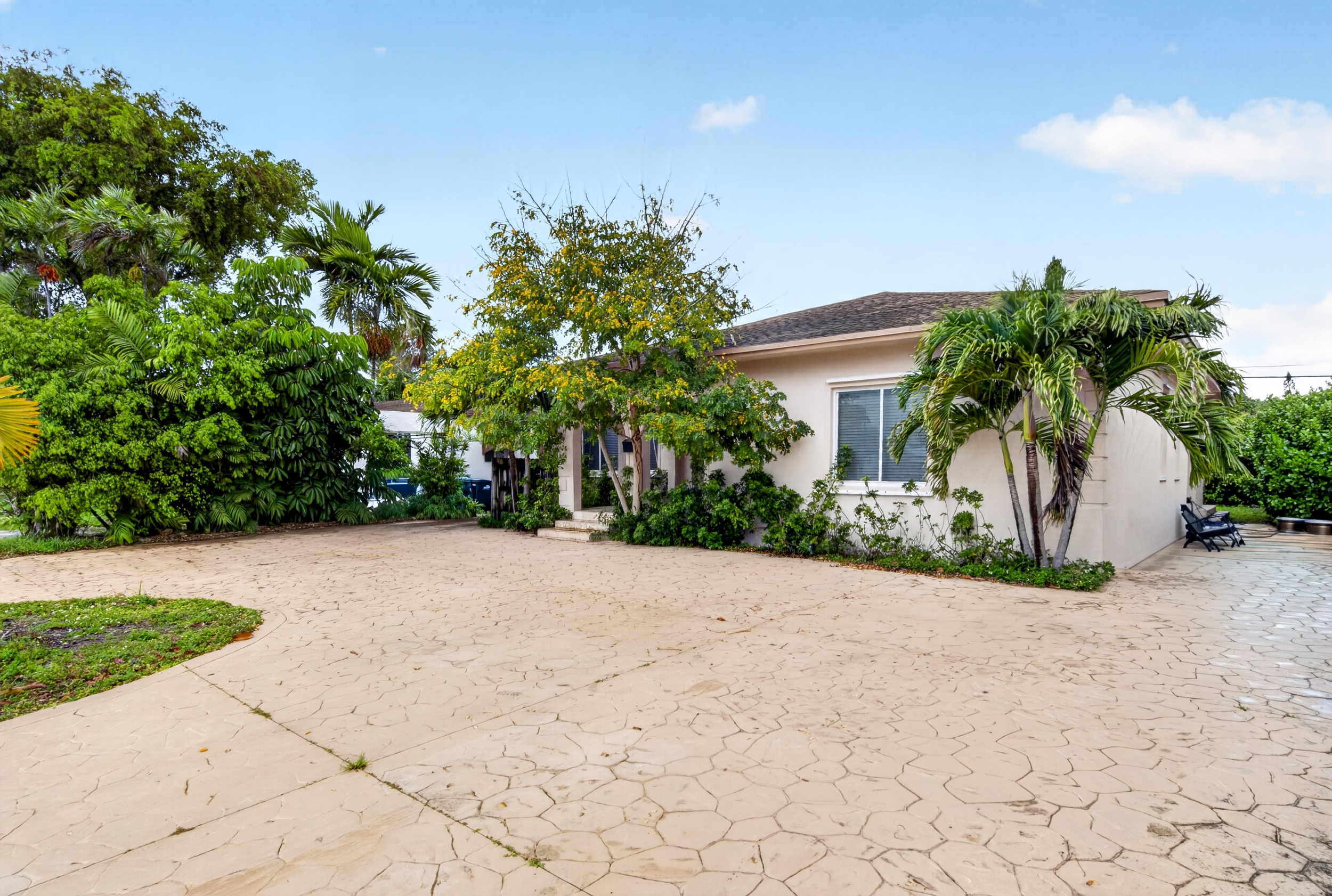 6881 SW 27th Street Miami FL 33155