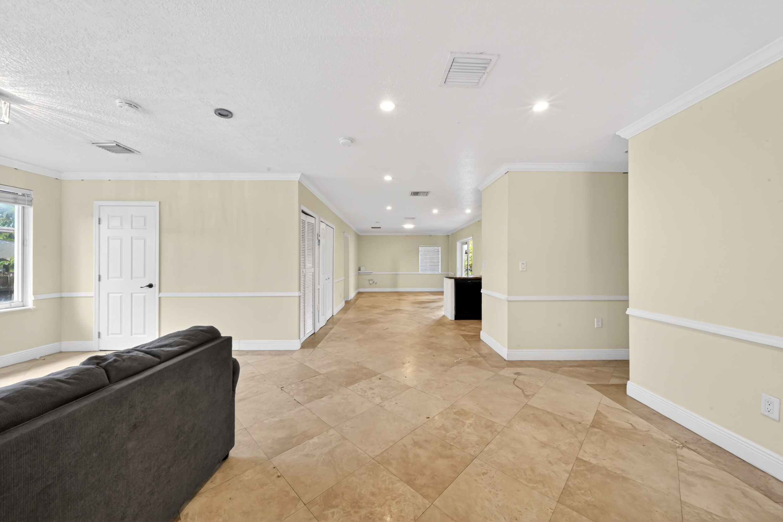 6881 SW 27th Street Miami FL 33155