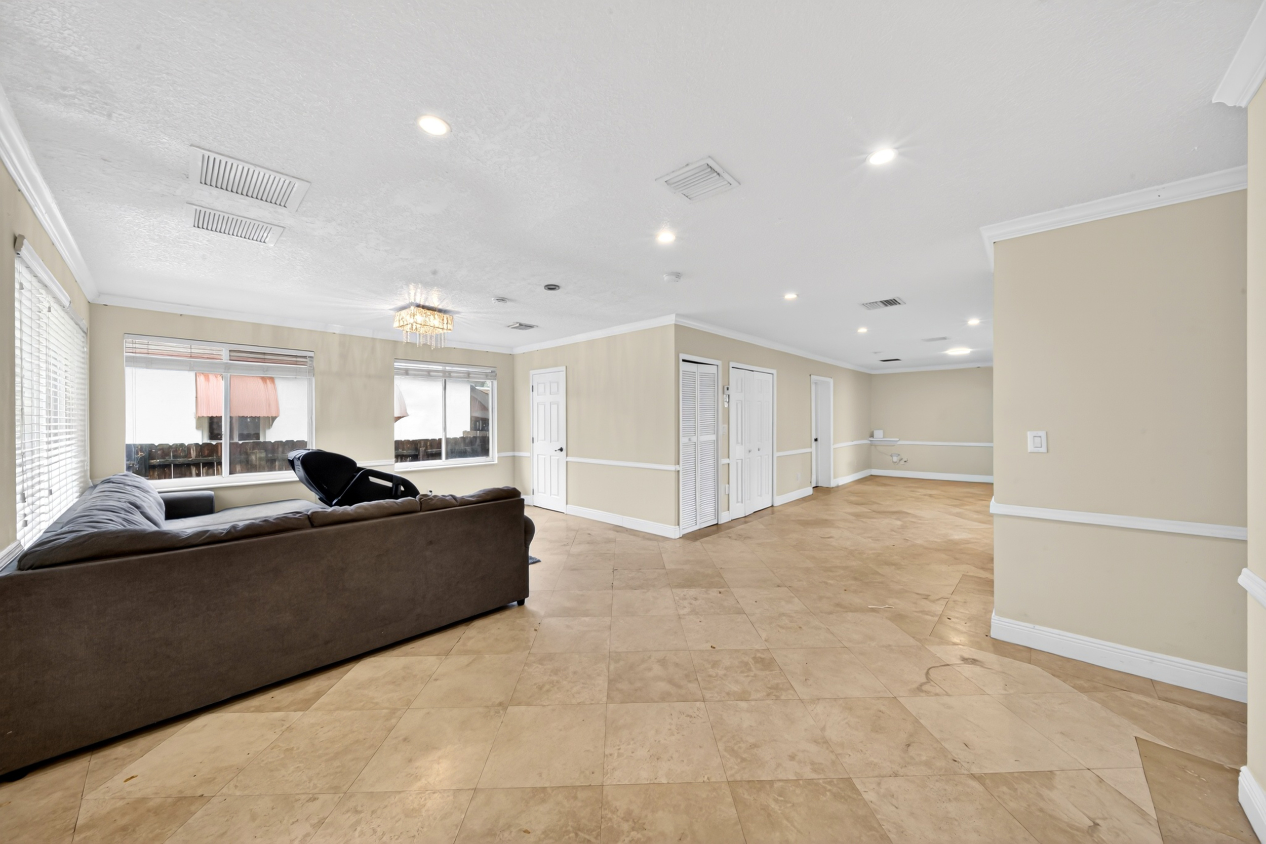 6881 SW 27th Street Miami FL 33155