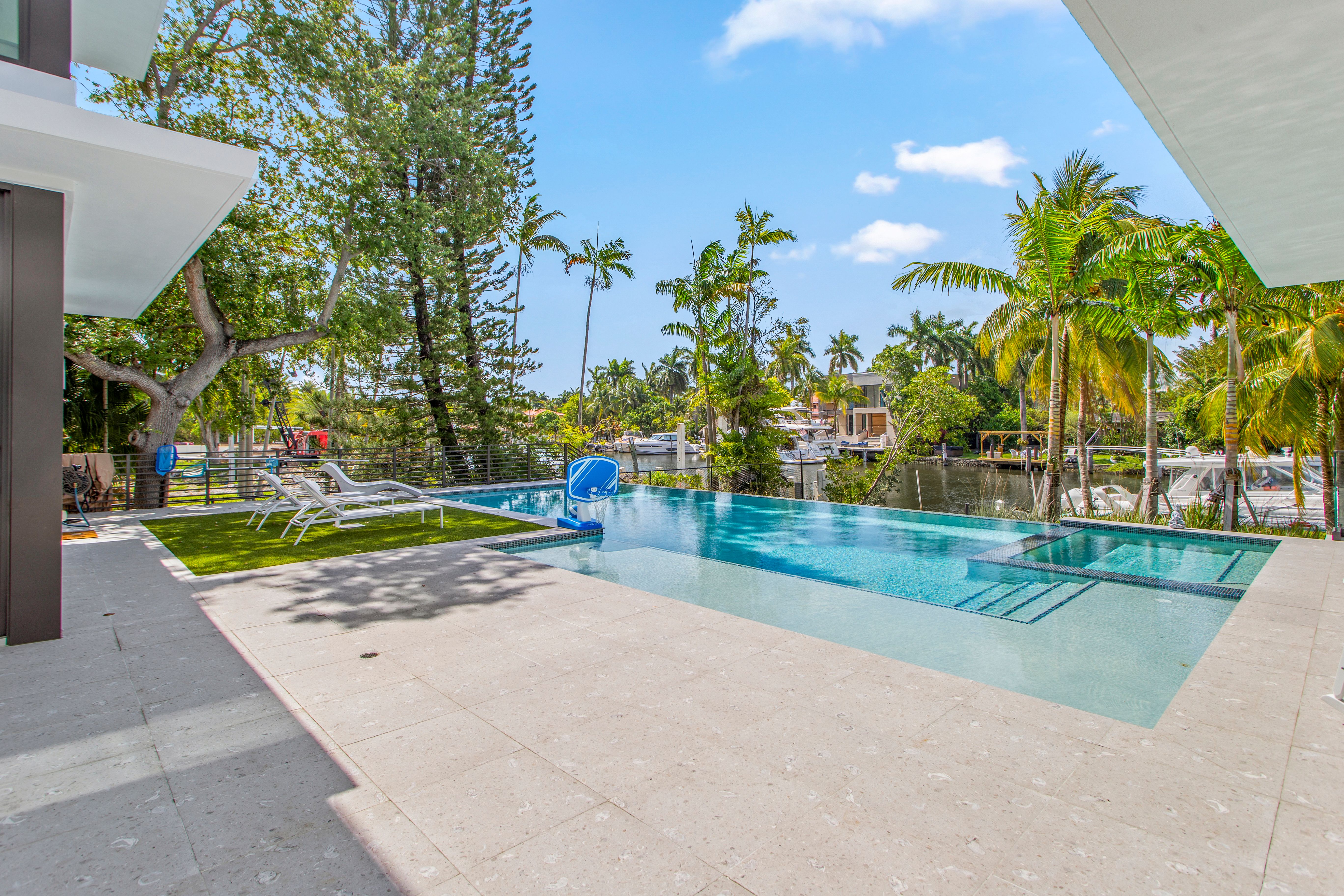 922 NE 78th Street Miami FL 33138