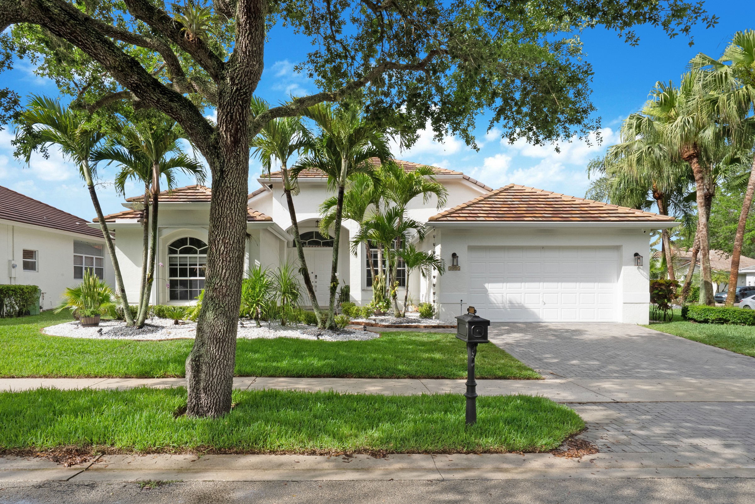 3085 Lakewood Circle Weston FL 33332