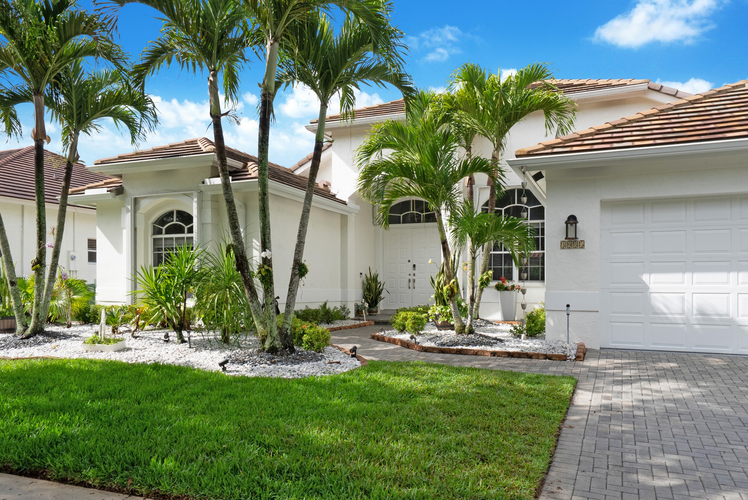 3085 Lakewood Circle Weston FL 33332