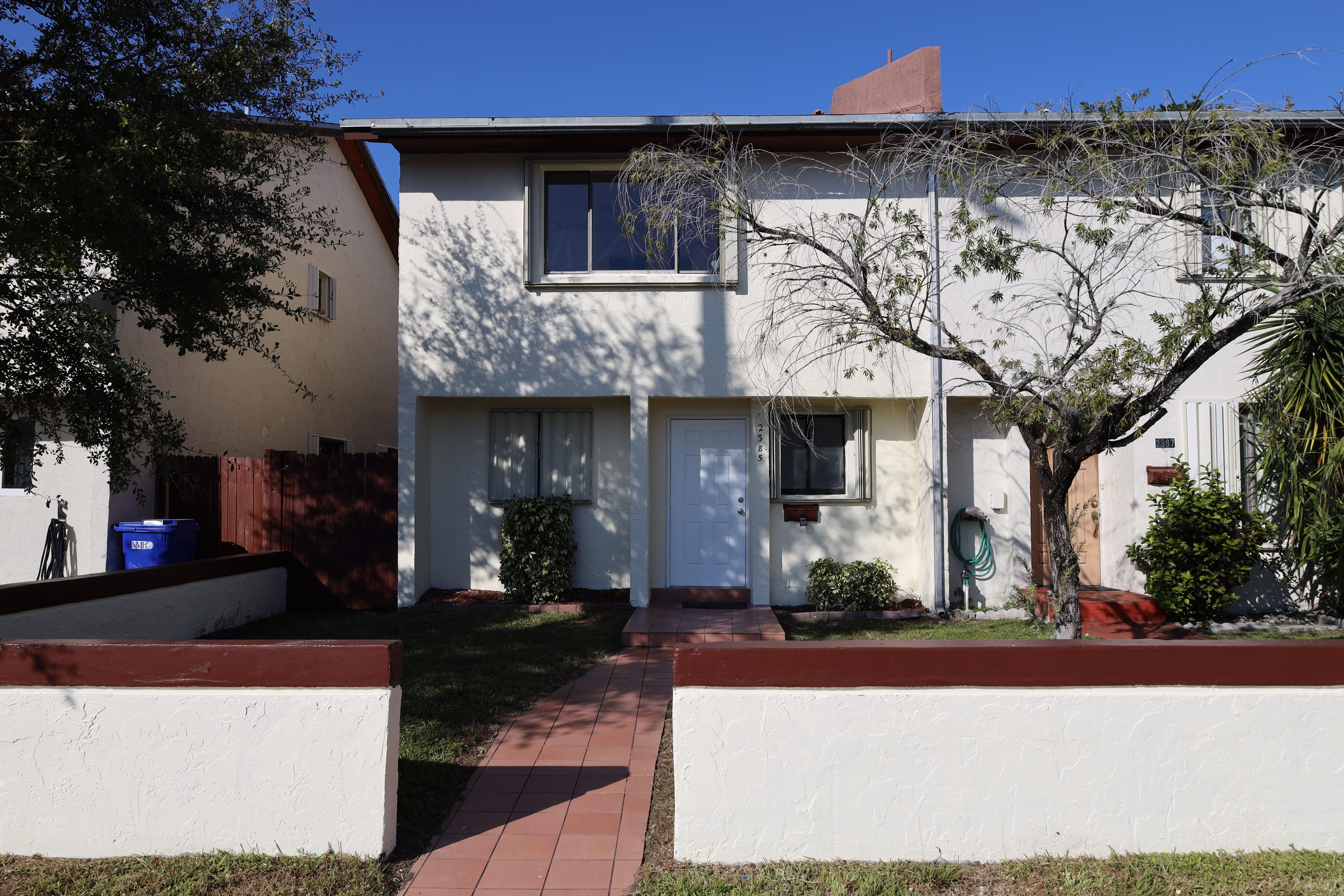 2385 NE 171st Street North Miami Beach FL 33160