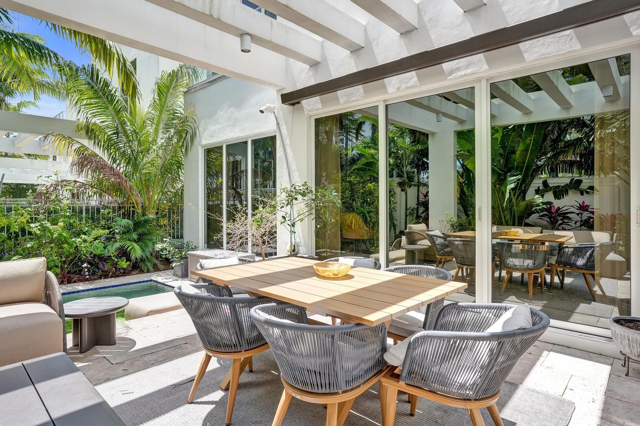 18985 Atlantic Boulevard Sunny Isles Beach FL 33160
