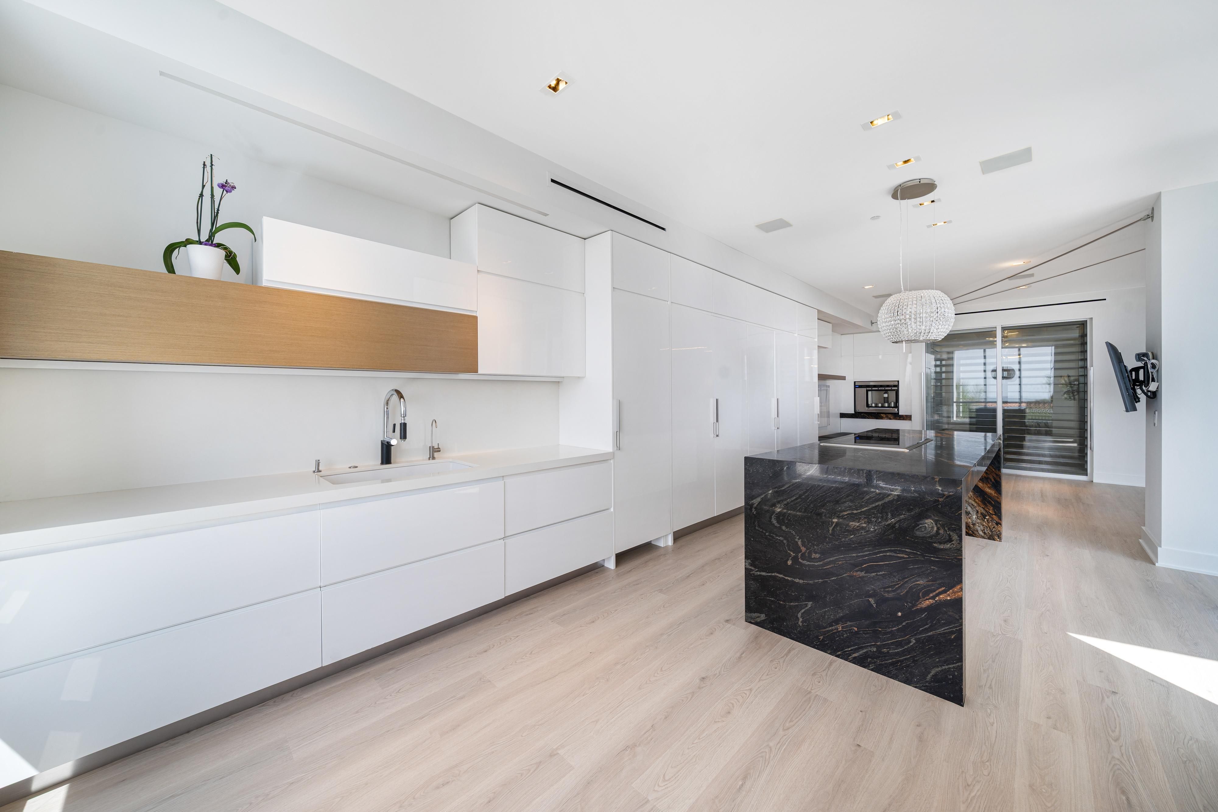 5959 Collins Avenue Miami Beach FL 33140
