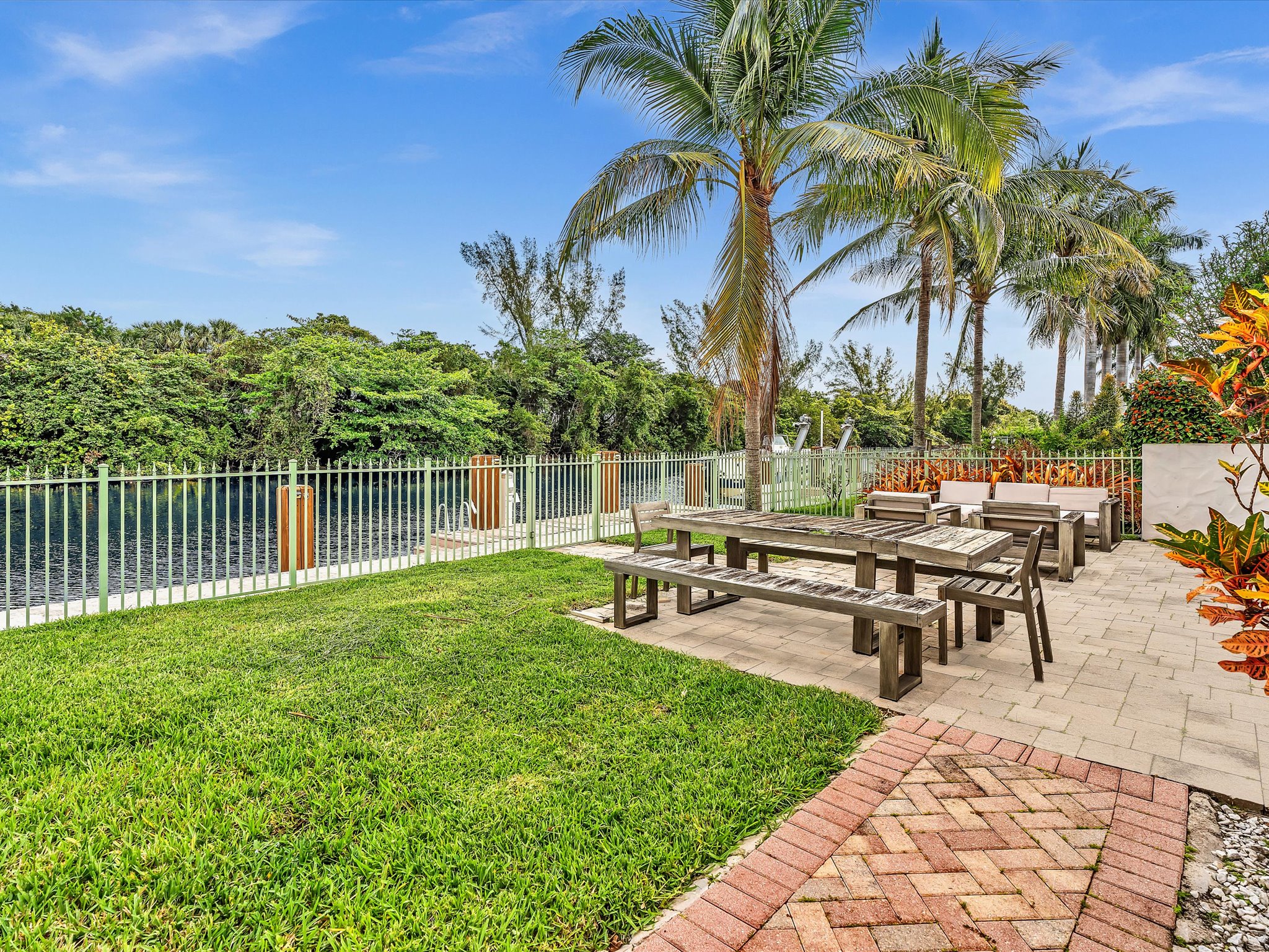 2901 Hidden Harbour Street Dania Beach FL 33312