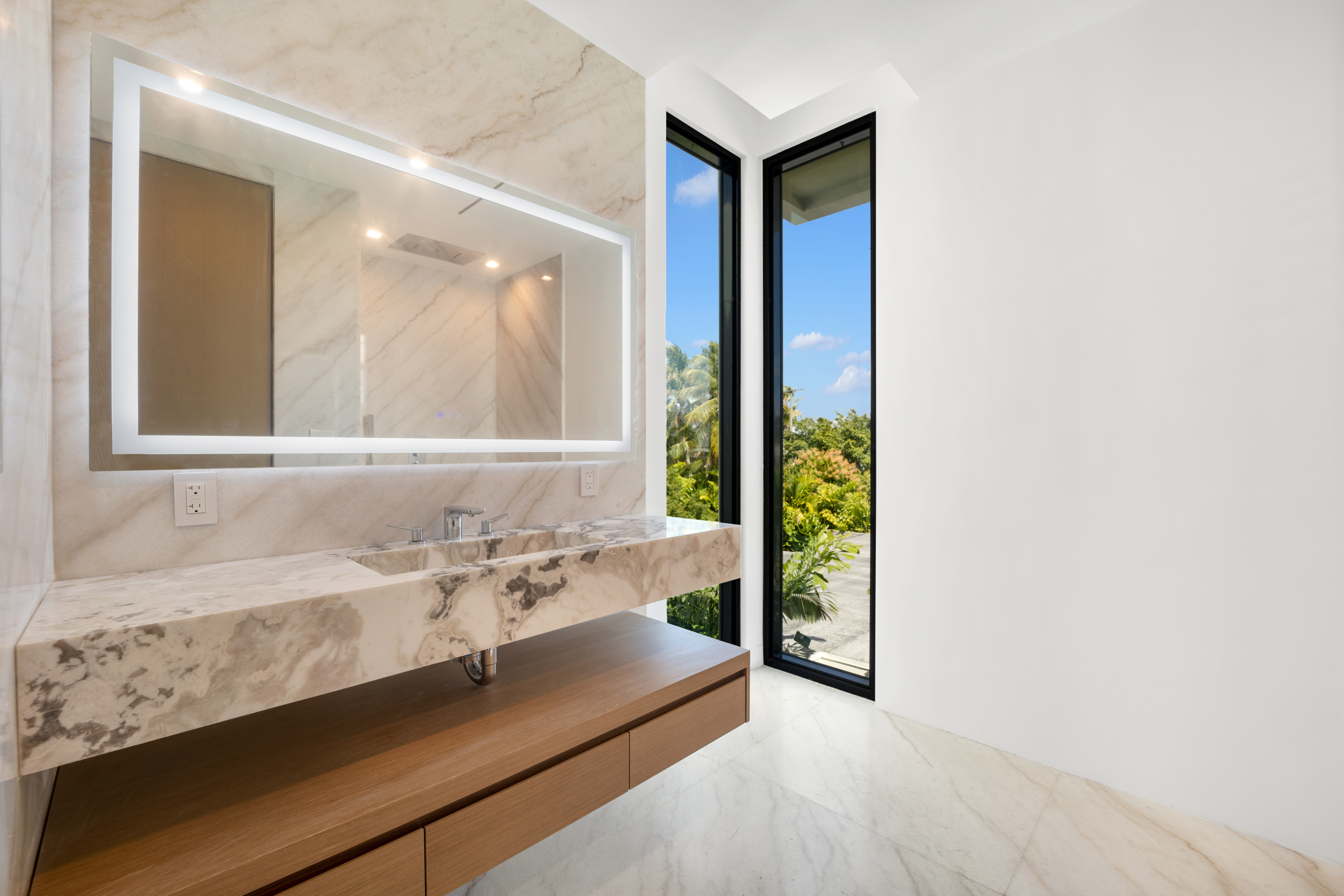 2094 Prairie Avenue Miami Beach FL 33139