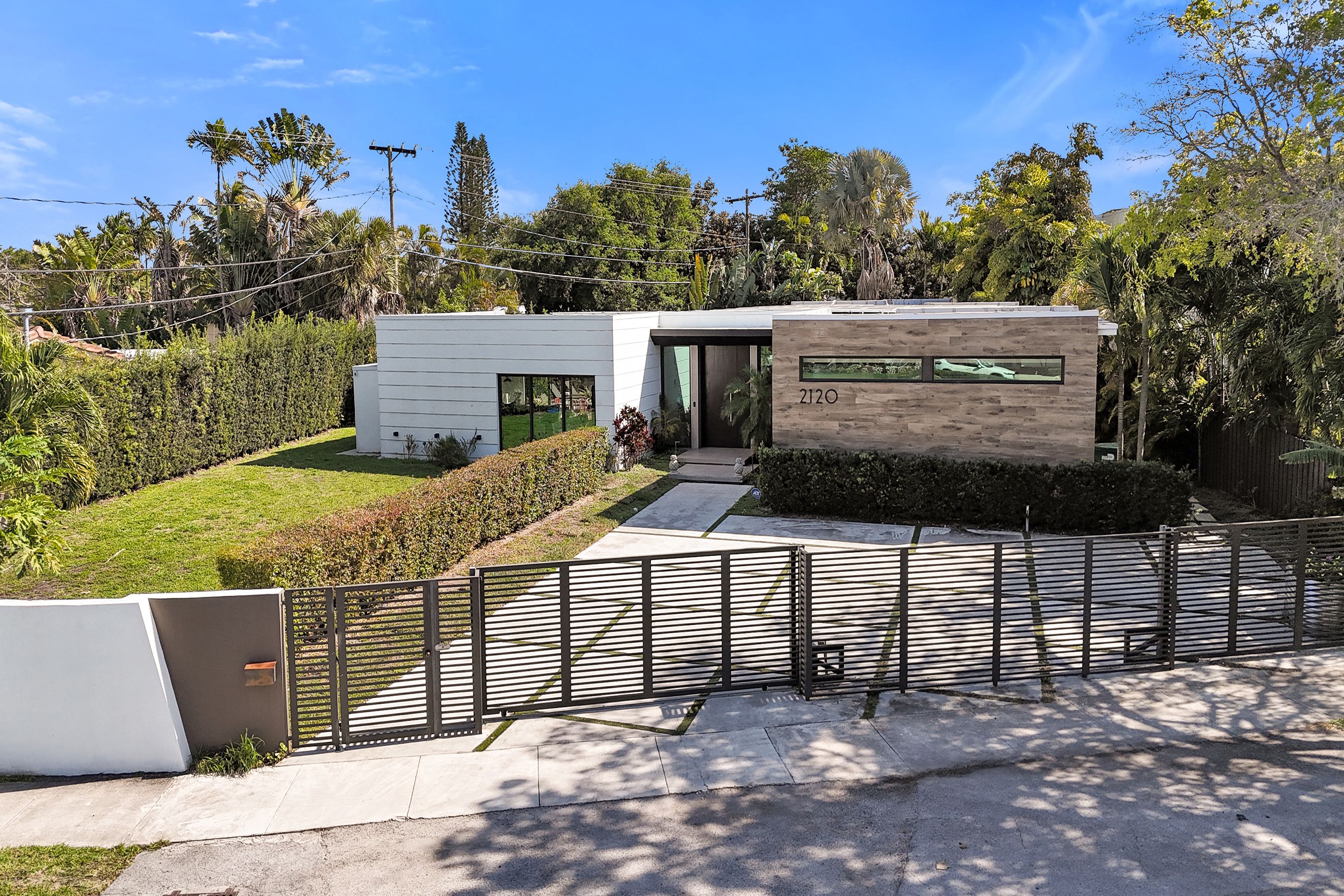 2120 NE 197th Terrace Miami FL 33179