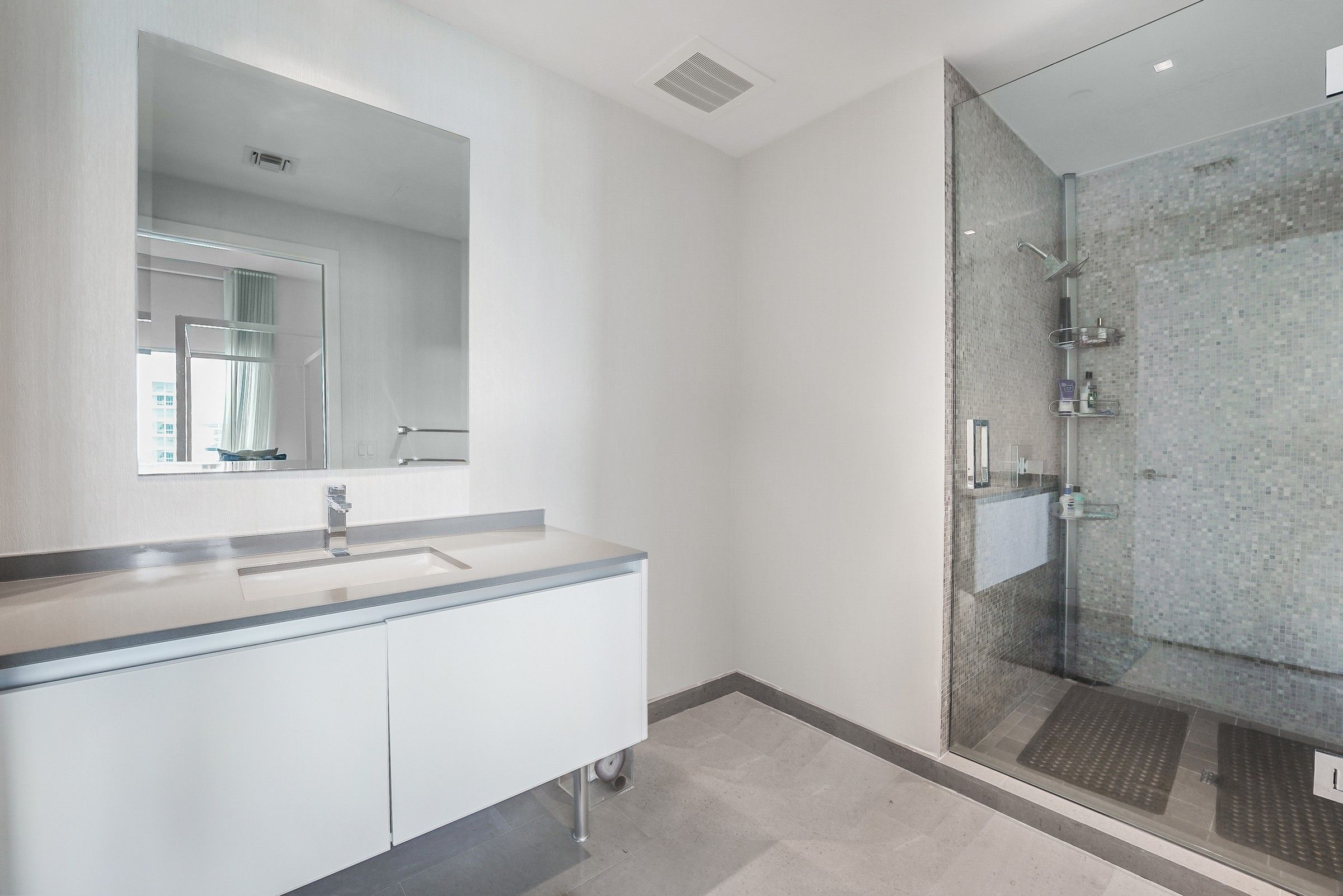 68 SE 6th Street Miami FL 33131