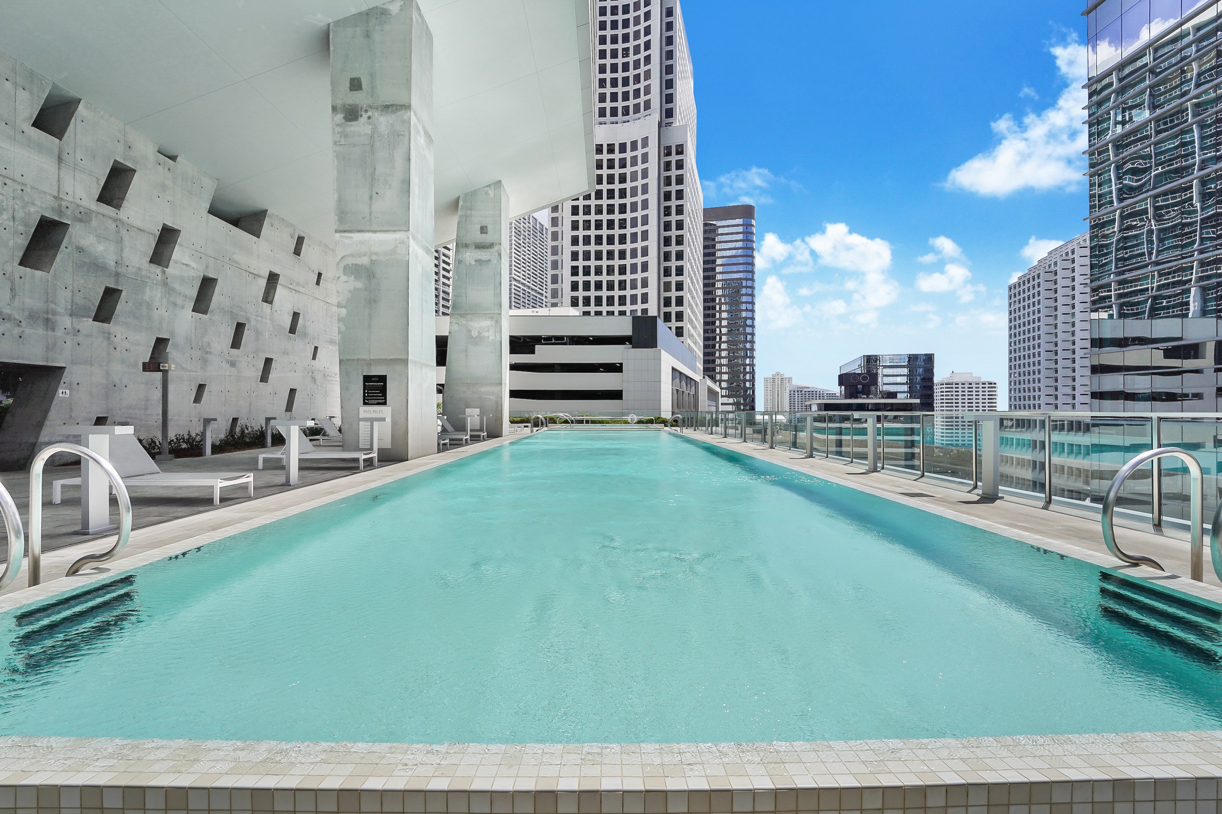 68 SE 6th Street Miami FL 33131