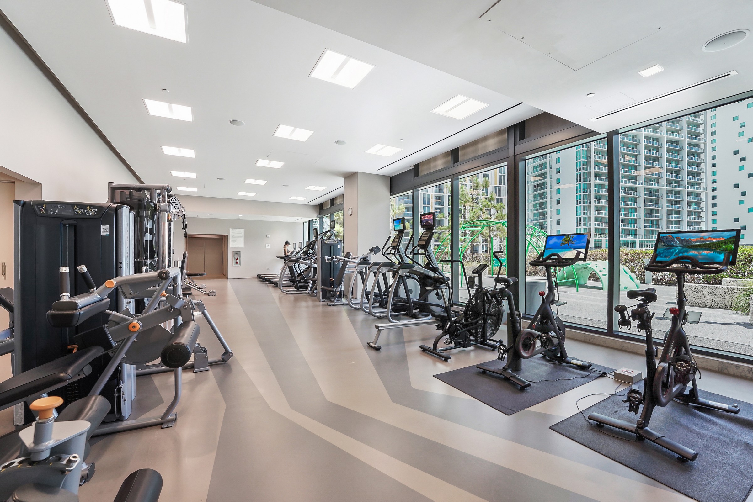 68 SE 6th Street Miami FL 33131