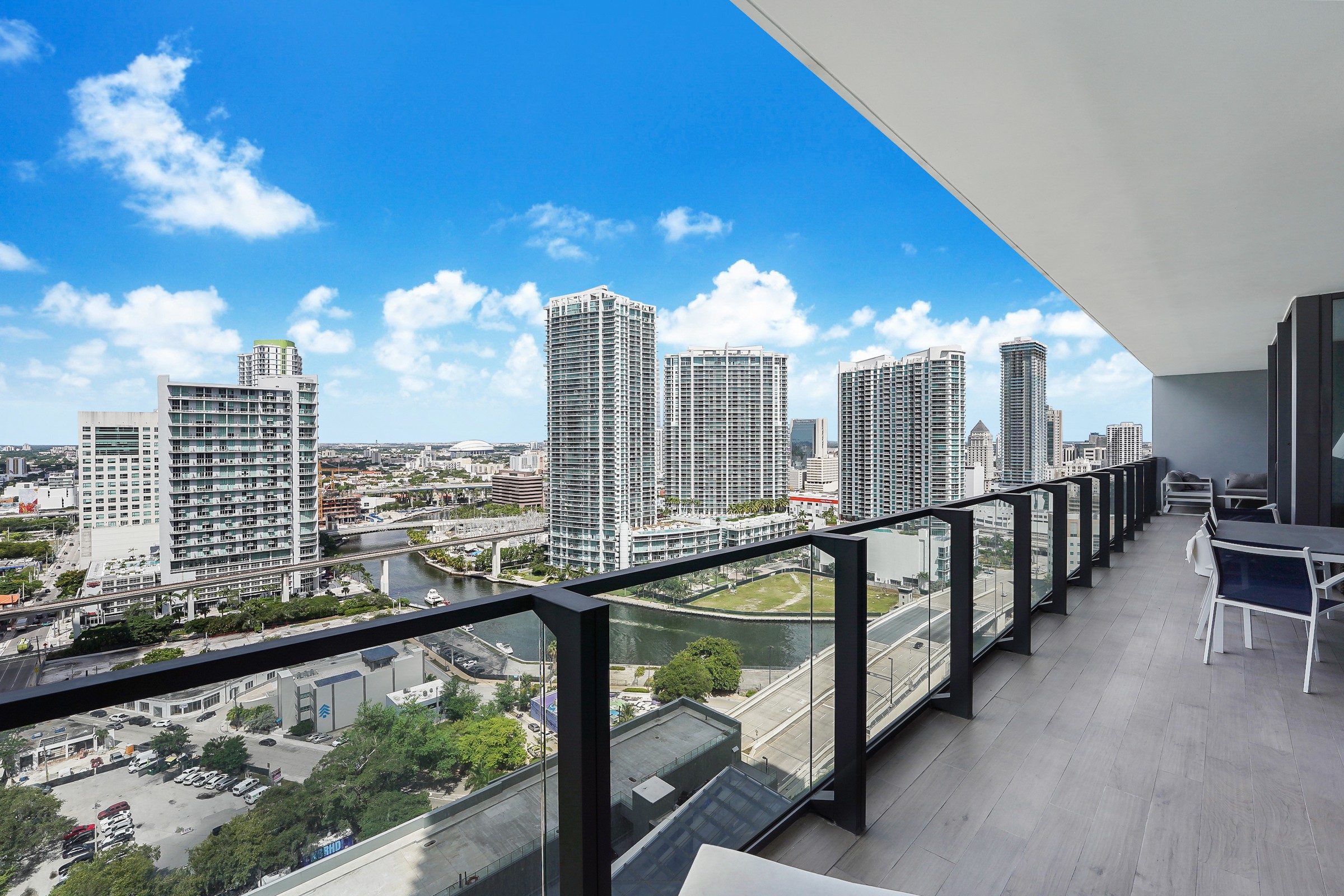 68 SE 6th Street Miami FL 33131