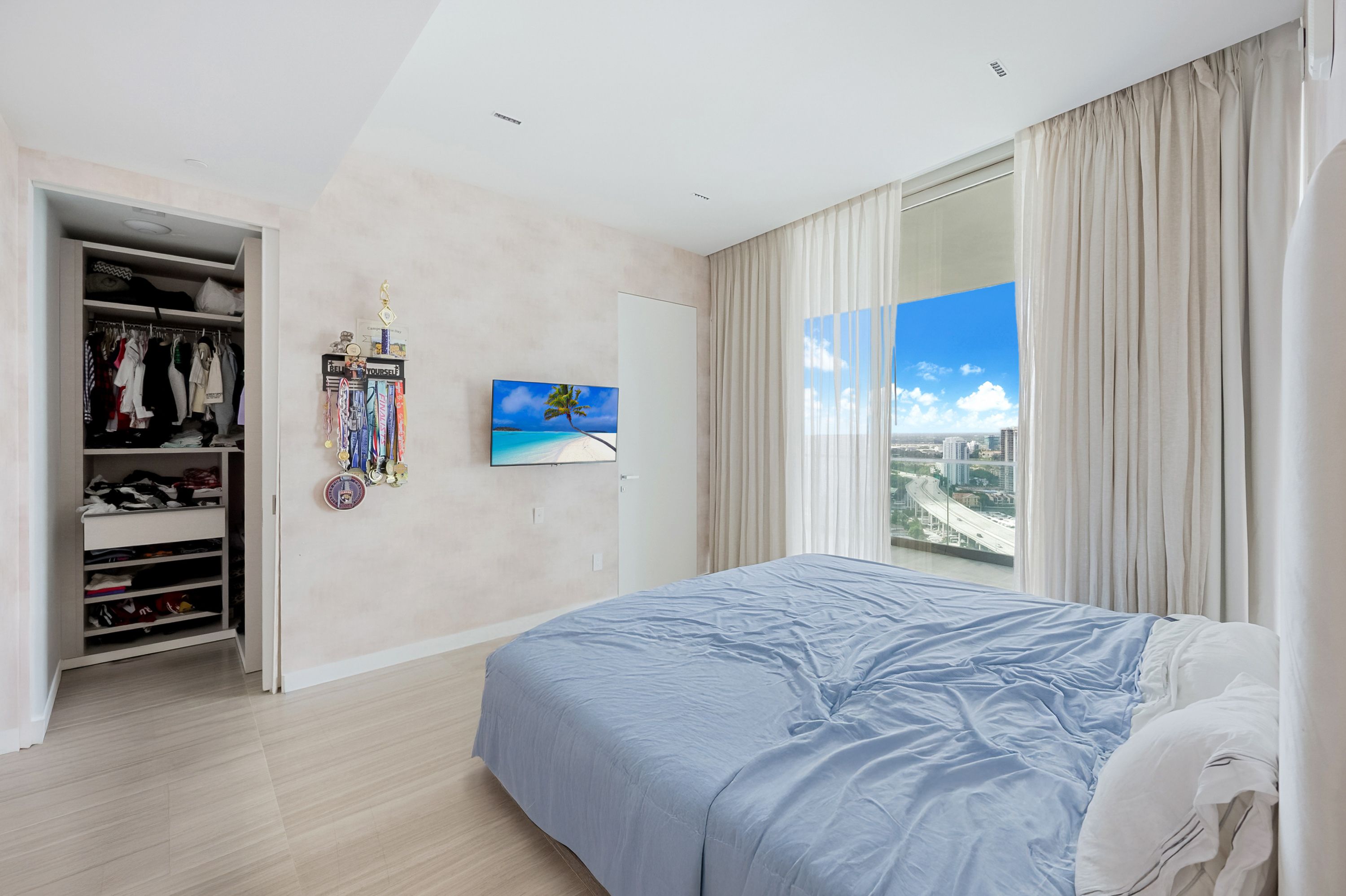 18975 Collins Avenue Sunny Isles Beach FL 33160