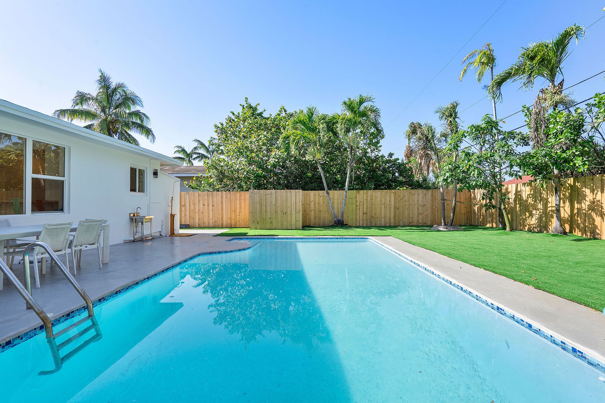 10801 Peachtree Drive Miami FL 33161