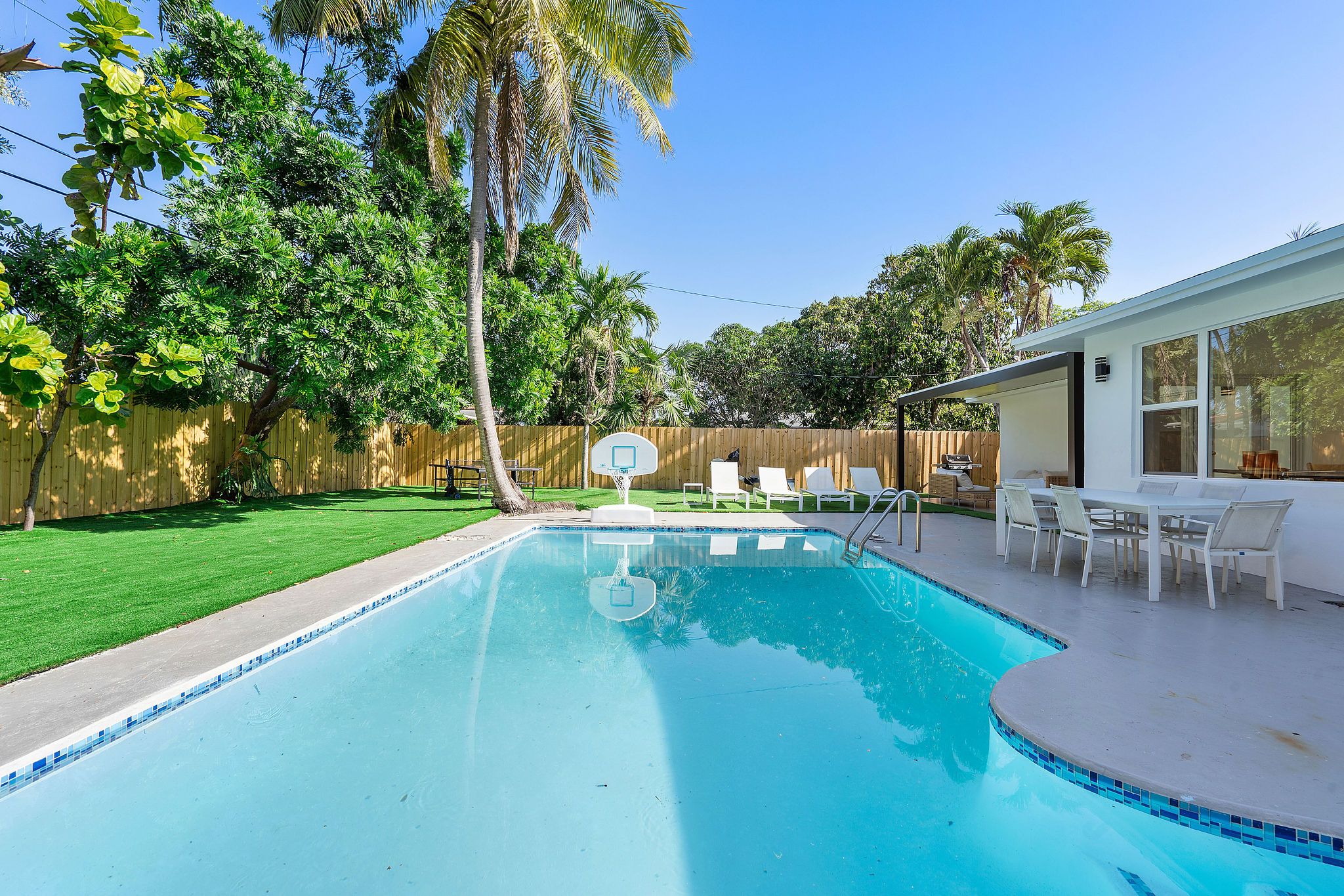 10801 Peachtree Drive Miami FL 33161