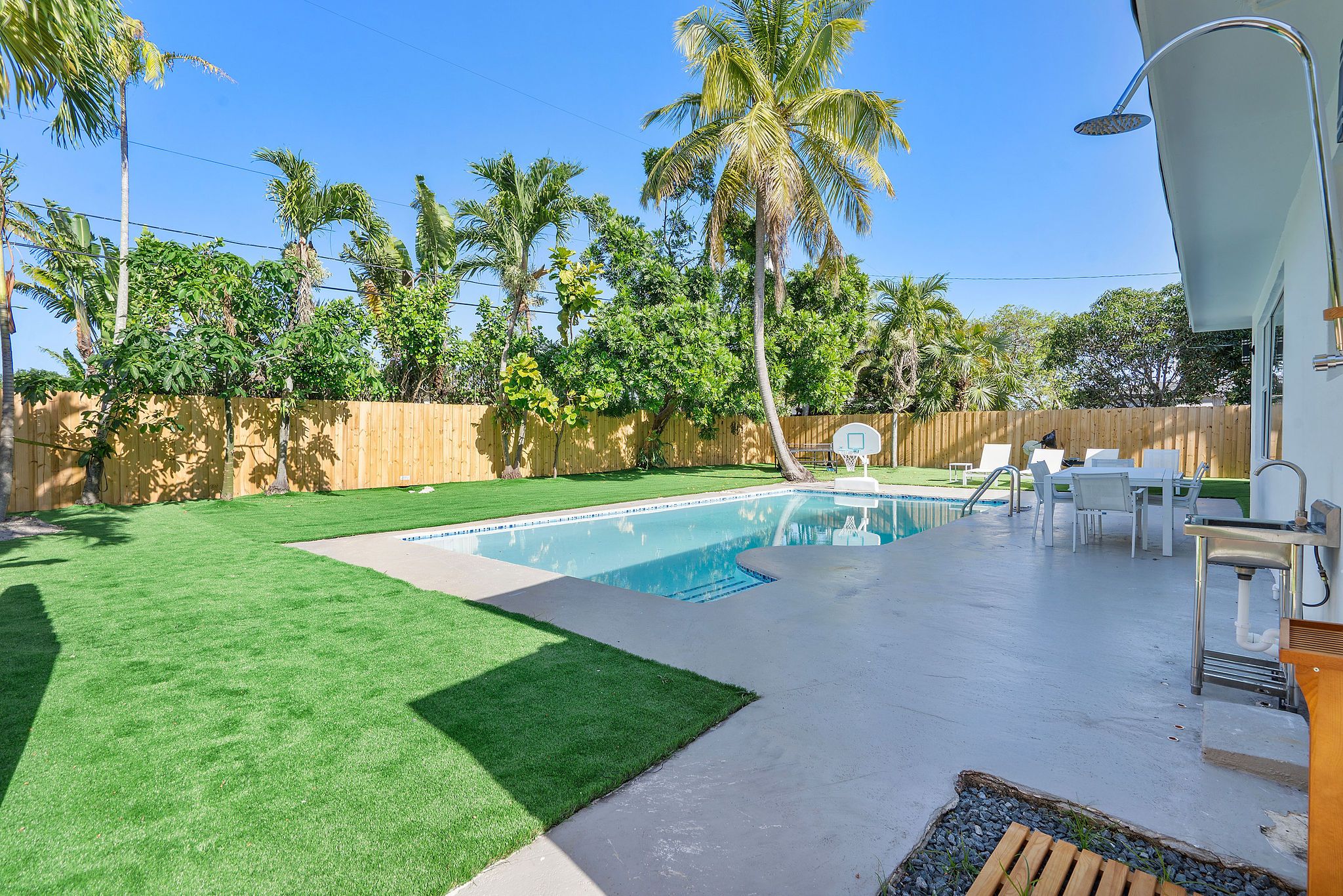 10801 Peachtree Drive Miami FL 33161