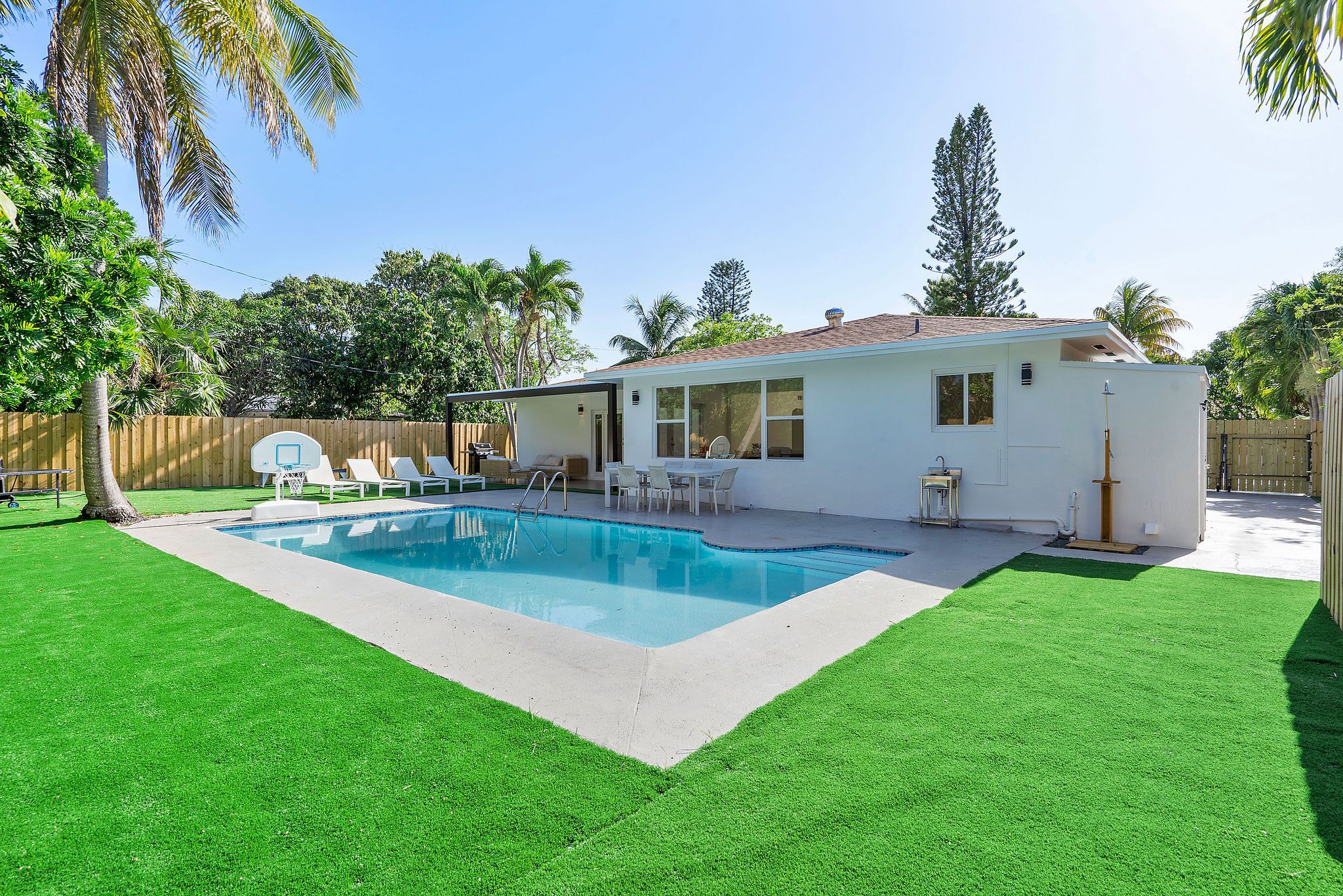 10801 Peachtree Drive Miami FL 33161