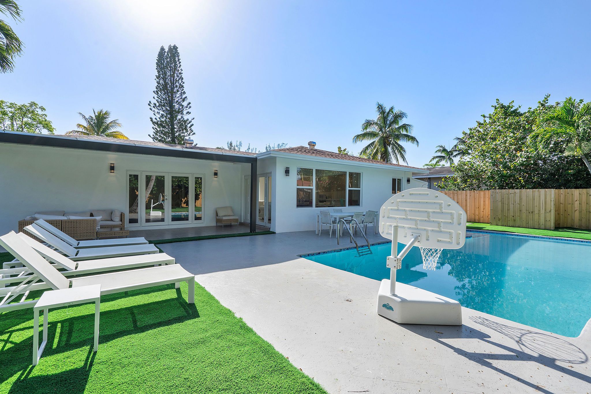 10801 Peachtree Drive Miami FL 33161